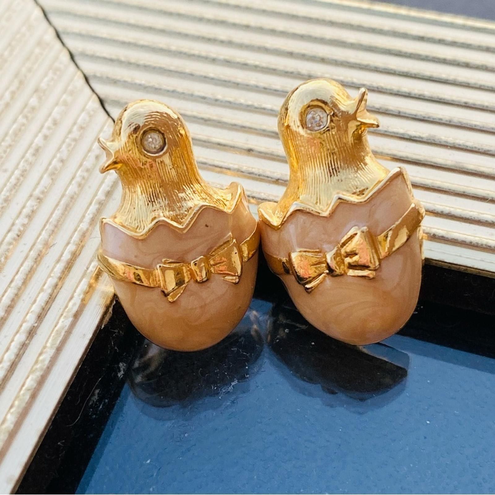 Other Vintage Avon Easter Chick Earrings 1992 Enamel Egg Novelty Size ONE SIZE - 1 Thumbnail