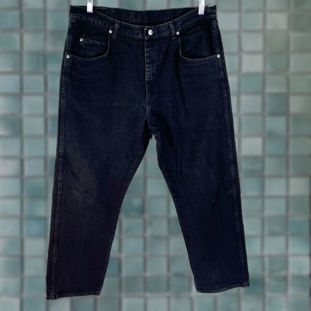 Wrangler Wrangler Jeans Mens 38 Black Straight Leg Denim 38x30 USA Wrangler Rugged Wear 13MWZ Mens Size 38 Black Straight Jeans Size US 38 / EU 54 - 1 Thumbnail