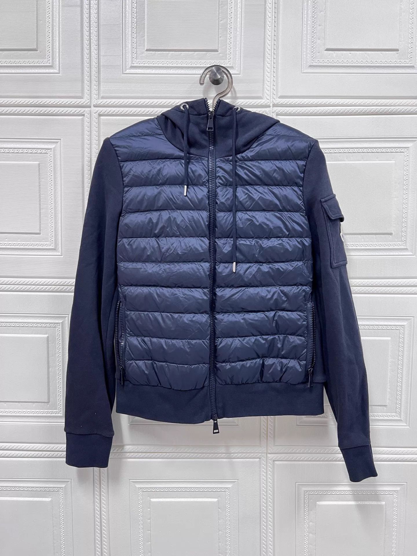 Moncler Moncler Maglia Navy Quilted Embroidered Logo Puffer XS Size XS / US 0-2 / IT 36-38 - 1 Thumbnail