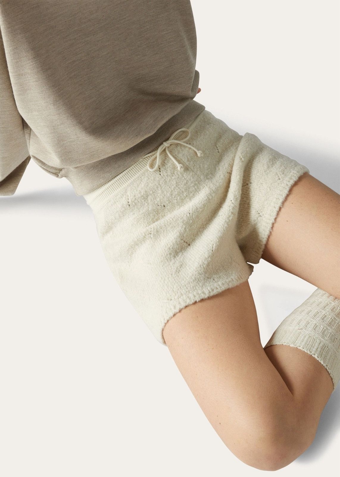 Loro Piana o1srvl11e1125 FAN1843 Cocooning Short in White Size 27" / US 4 / IT 40 - 2 Thumbnail
