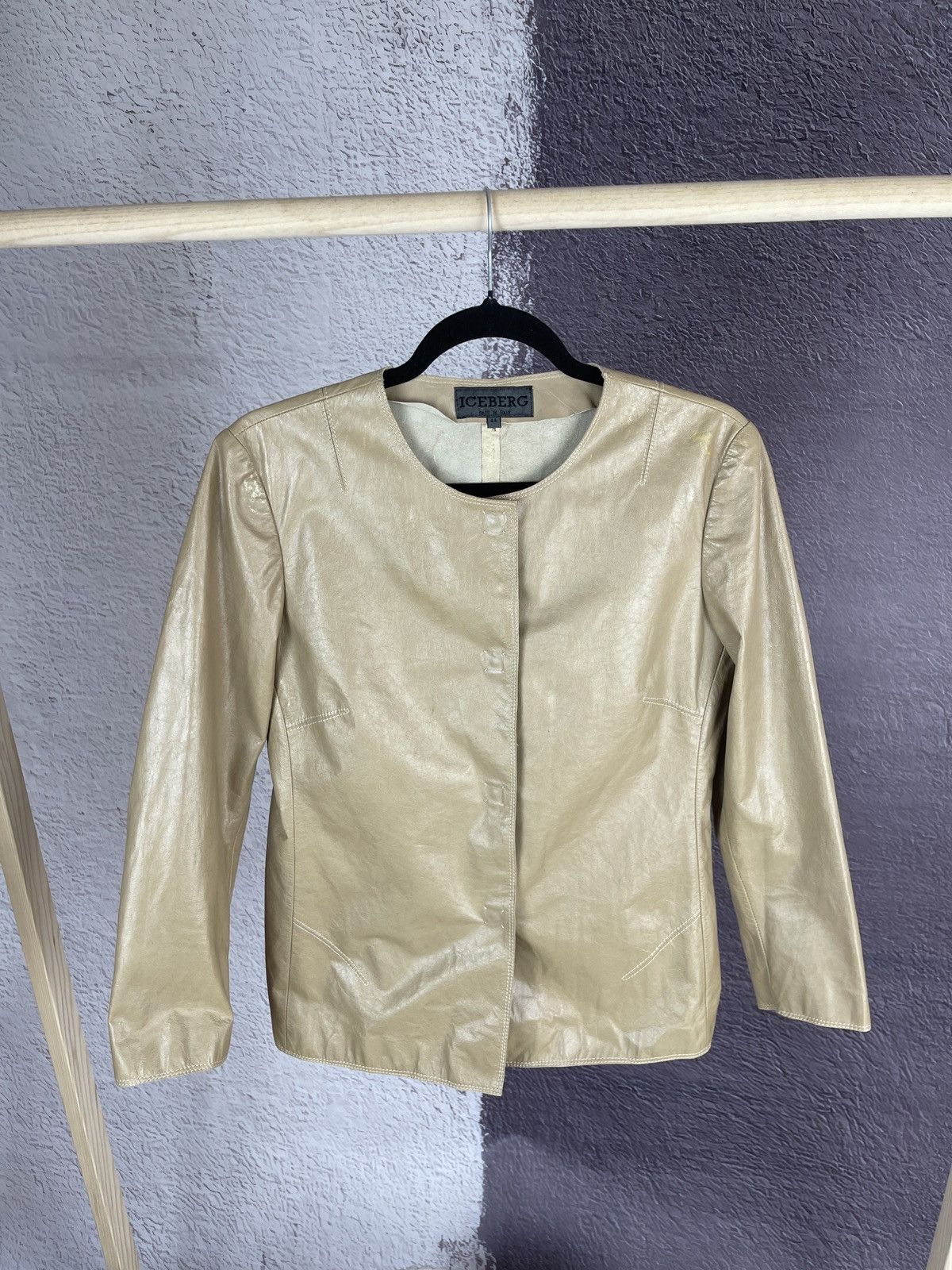 Iceberg Iceberg vintage beige made in Italy leather jacket Size M / US 6-8 / IT 42-44 - 2 Thumbnail