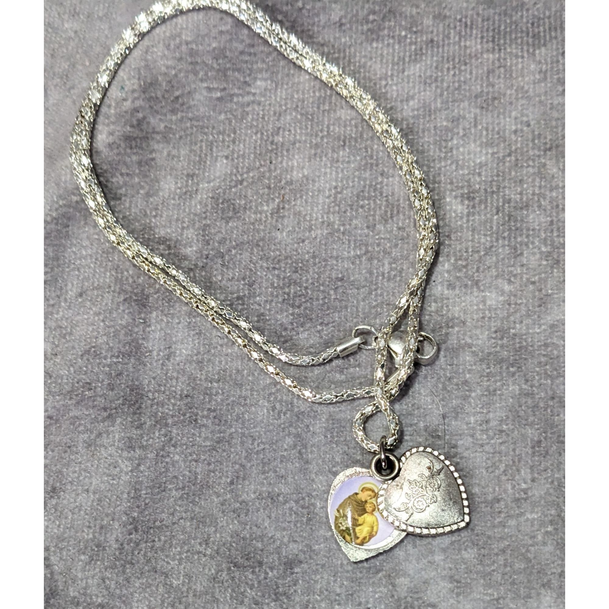 Other Vintage Religious Saint Anthony Pray For Me Heart Slide Lock Size ONE SIZE - 8 Thumbnail
