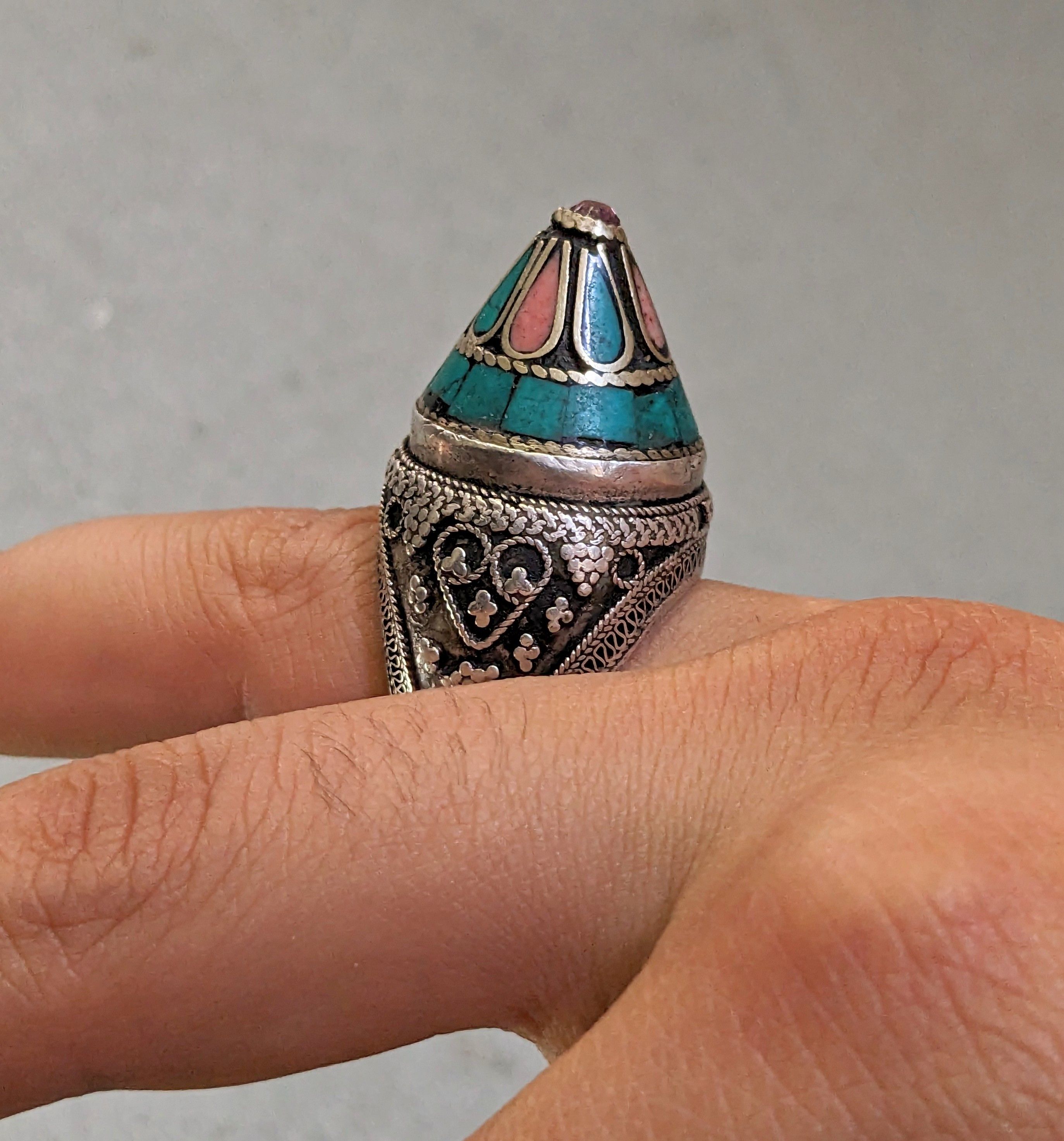 Jewelry Vintage Coral Turquoise Ring 8.5 Tribal Kuchi Afghanistan Size ONE SIZE - 16 Thumbnail