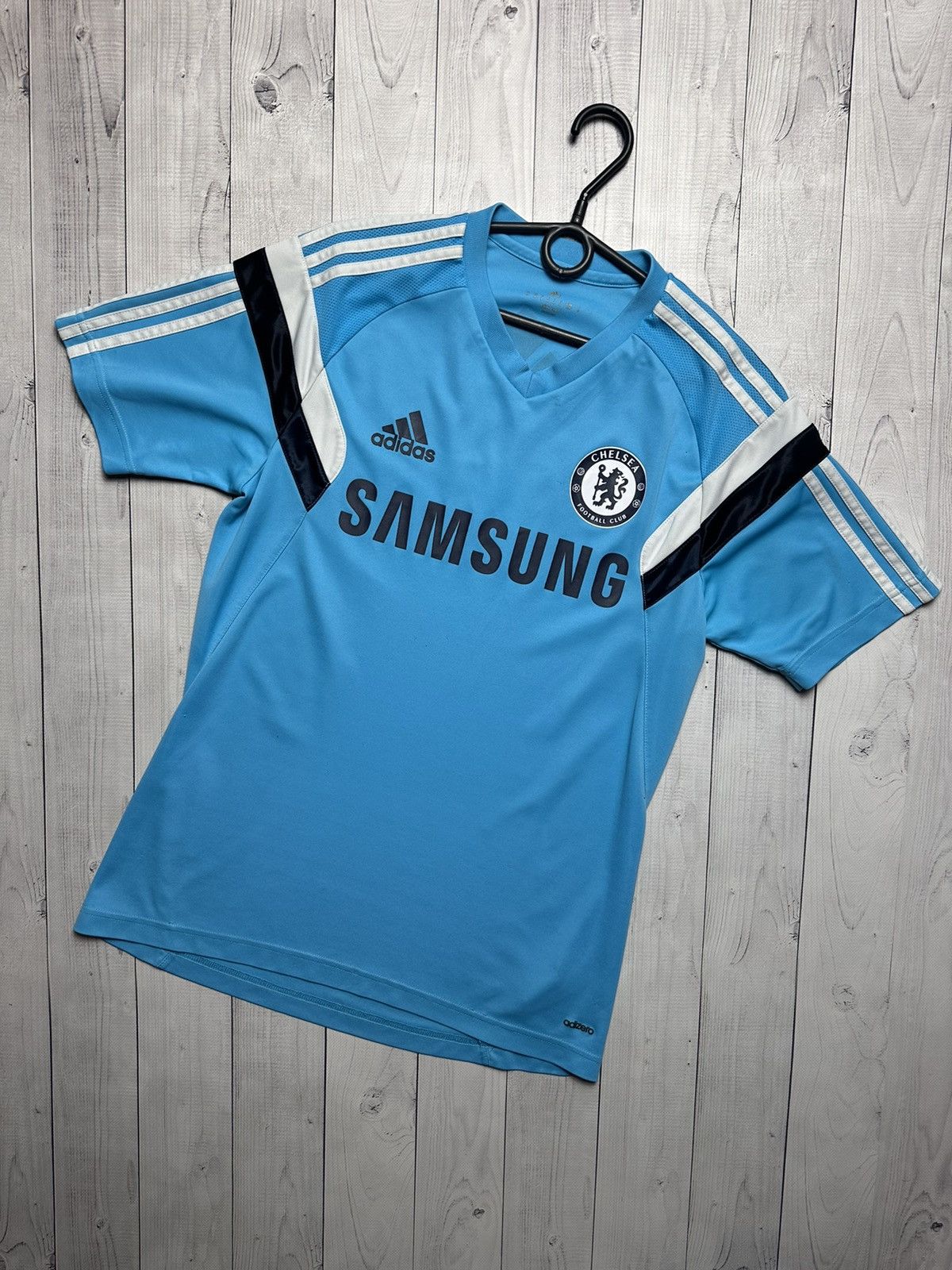 Adidas × Chelsea Soccer × Vintage Vintage adidas Chelsea soccer jersey size M blue Size US M / EU 48-50 / 2 - 1 Thumbnail