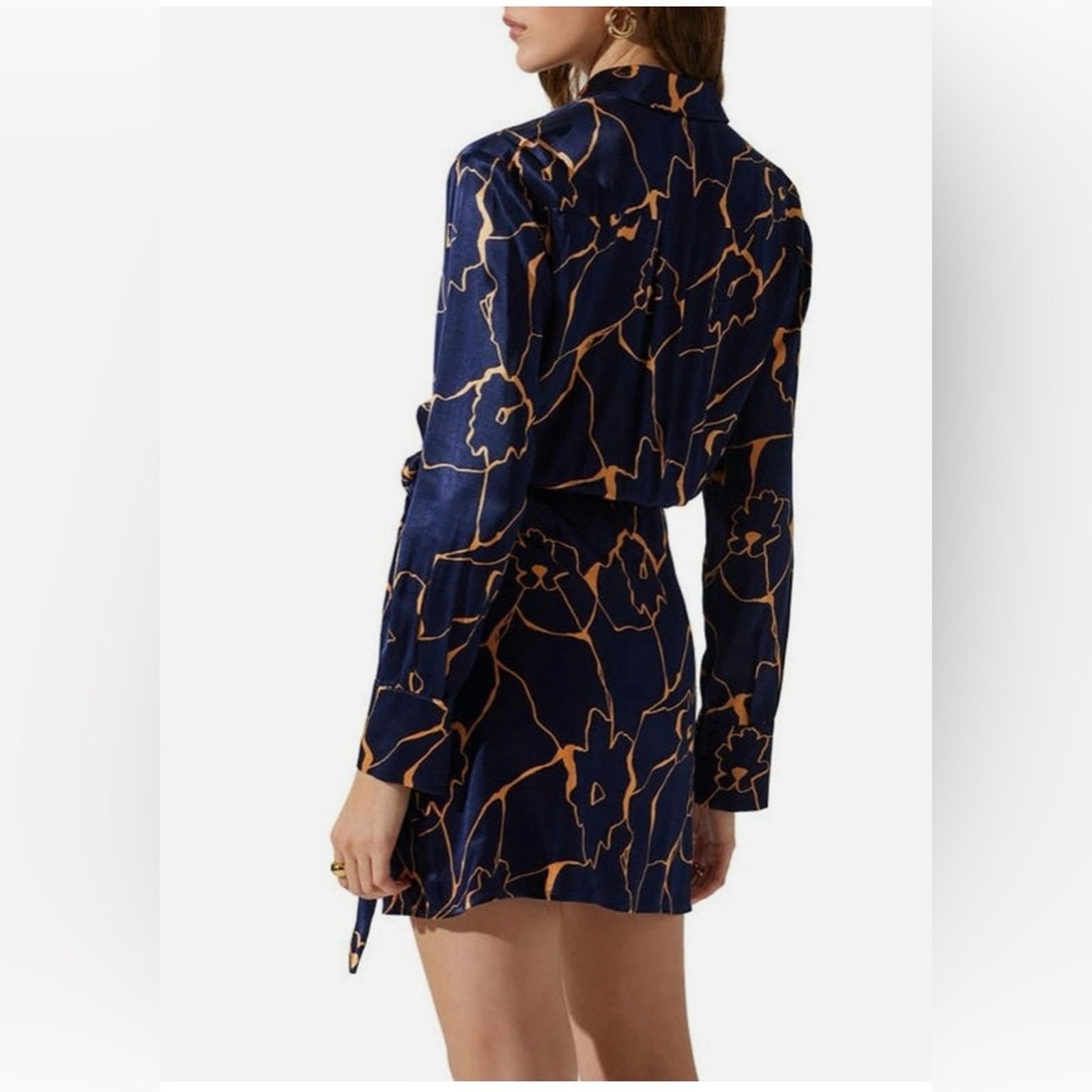 ASTR The Label NWT Astr the label Ruched Sheath Dress with long Sleeves Size S / US 4 / IT 40 - 2 Thumbnail