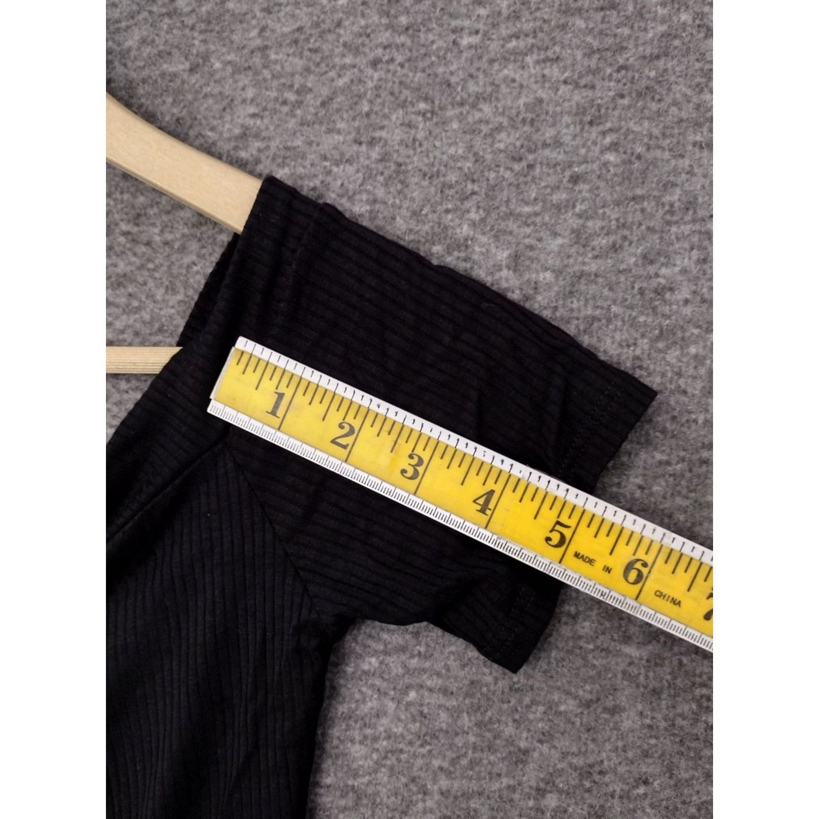 Vintage MAGIA Bodysuit Women's Solid Black Ribbed 3 Button Short Sleeve Size S Size S / US 4 / IT 40 - 5 Thumbnail