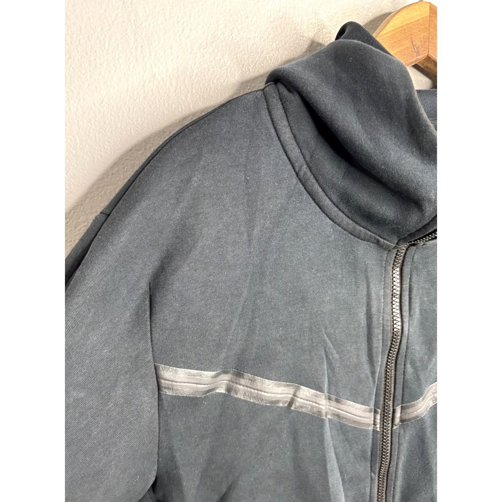 Nike Nike Jacket Mens L Gray Full Zip Hooded Reflective Stripe Pocket Athletic Size US L / EU 52-54 / 3 - 2 Thumbnail