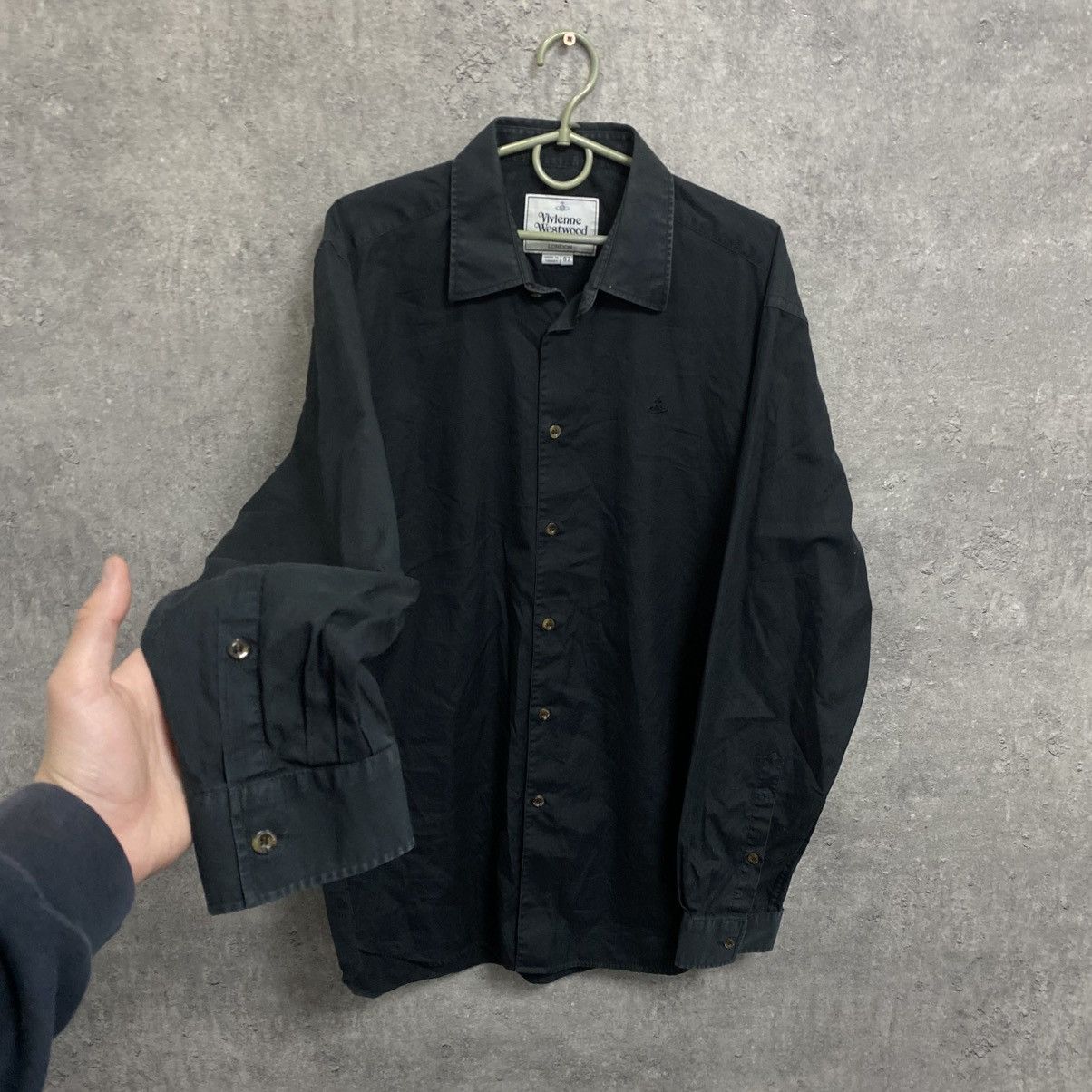 Vivienne Westwood Vivienne Westwood Shirt Orb Embroidered Logo Button Up Size US L / EU 52-54 / 3 - 2 Thumbnail