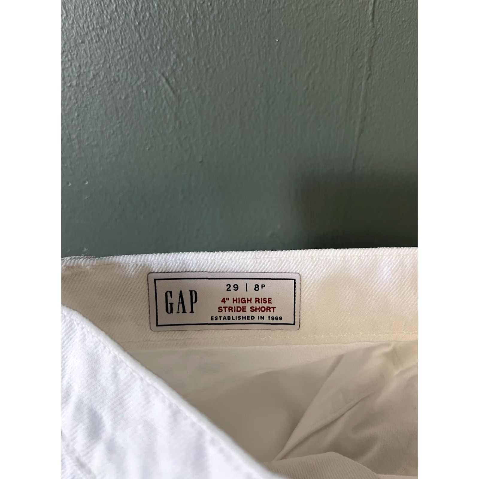 Gap GAP Womens Denim Shorts Size 8P Stride Cutoff Raw Hem White Summer NWT Denim Shorts 5-Pocket Womens Casual Summer NWT Size 30" / US 8 / IT 44 - 3 Thumbnail