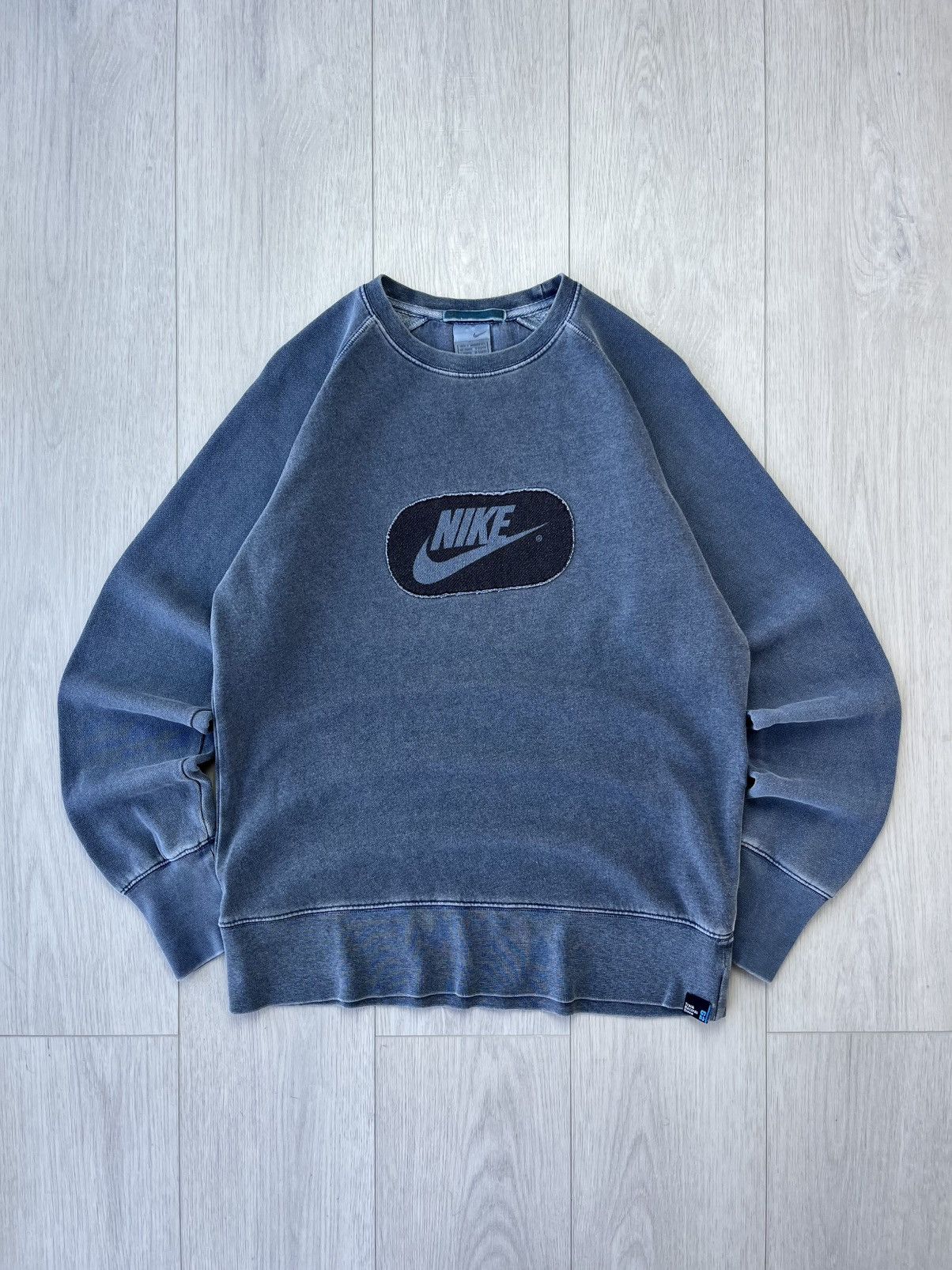 Nike Vintage Nike Sweatshirt Garment Dyed Center Logo Y2K 90s Size US S / EU 44-46 / 1 - 1 Thumbnail