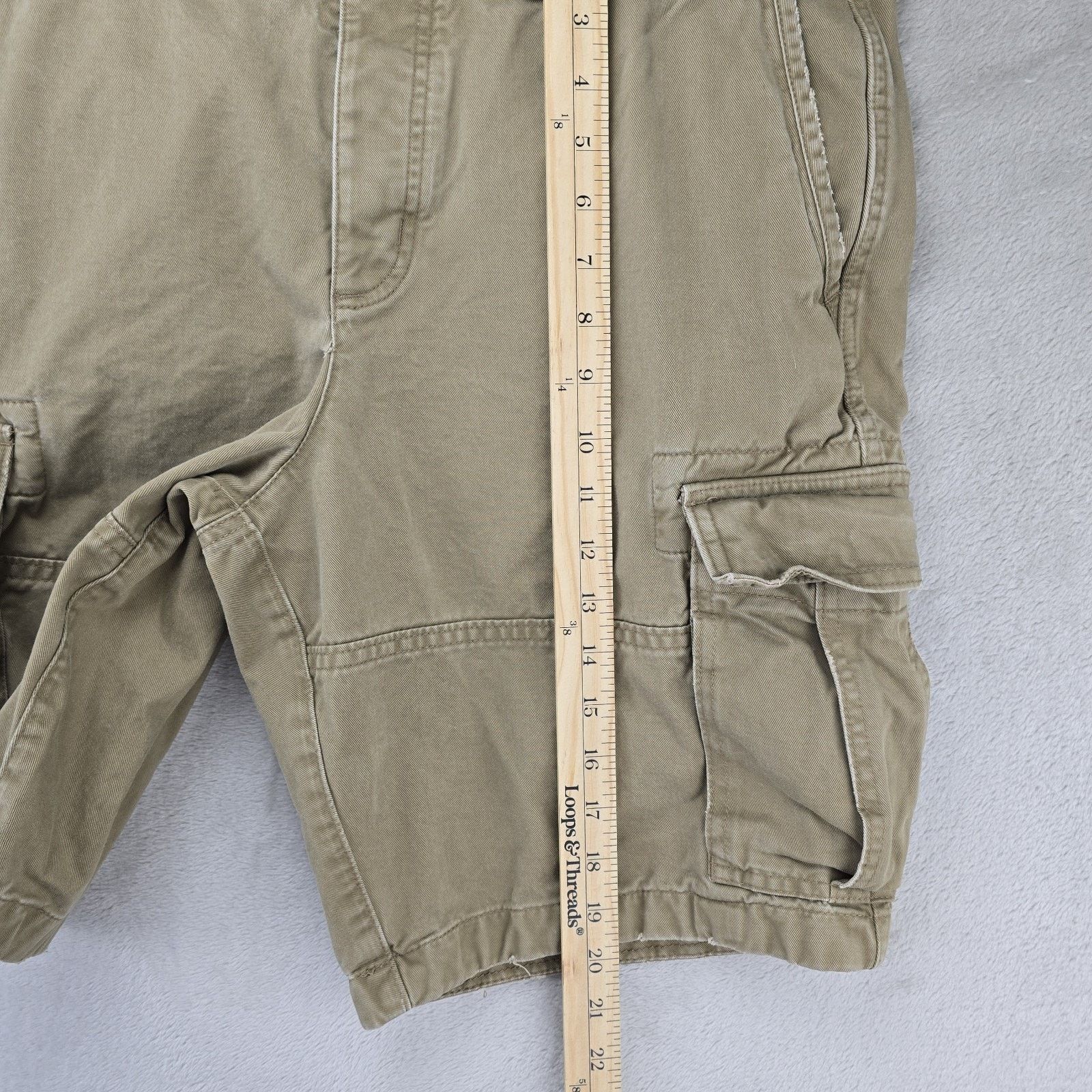 Abercrombie & Fitch Vintage Abercrombie & Fitch Cargo Shorts 33 (Fits 35x10) Size US 33 - 12 Thumbnail