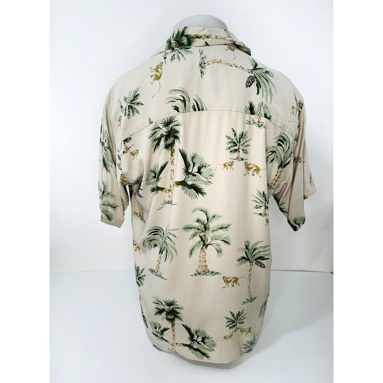 Tommy Bahama TOMMY BAHAMA - Silk MONKEYS / PALMS ALL OVER Loop Collar M Hawaiian Shirt Shirt Mens Beige / Green 90s Hawaiian Size US M / EU 48-50 / 2 - 4 Thumbnail