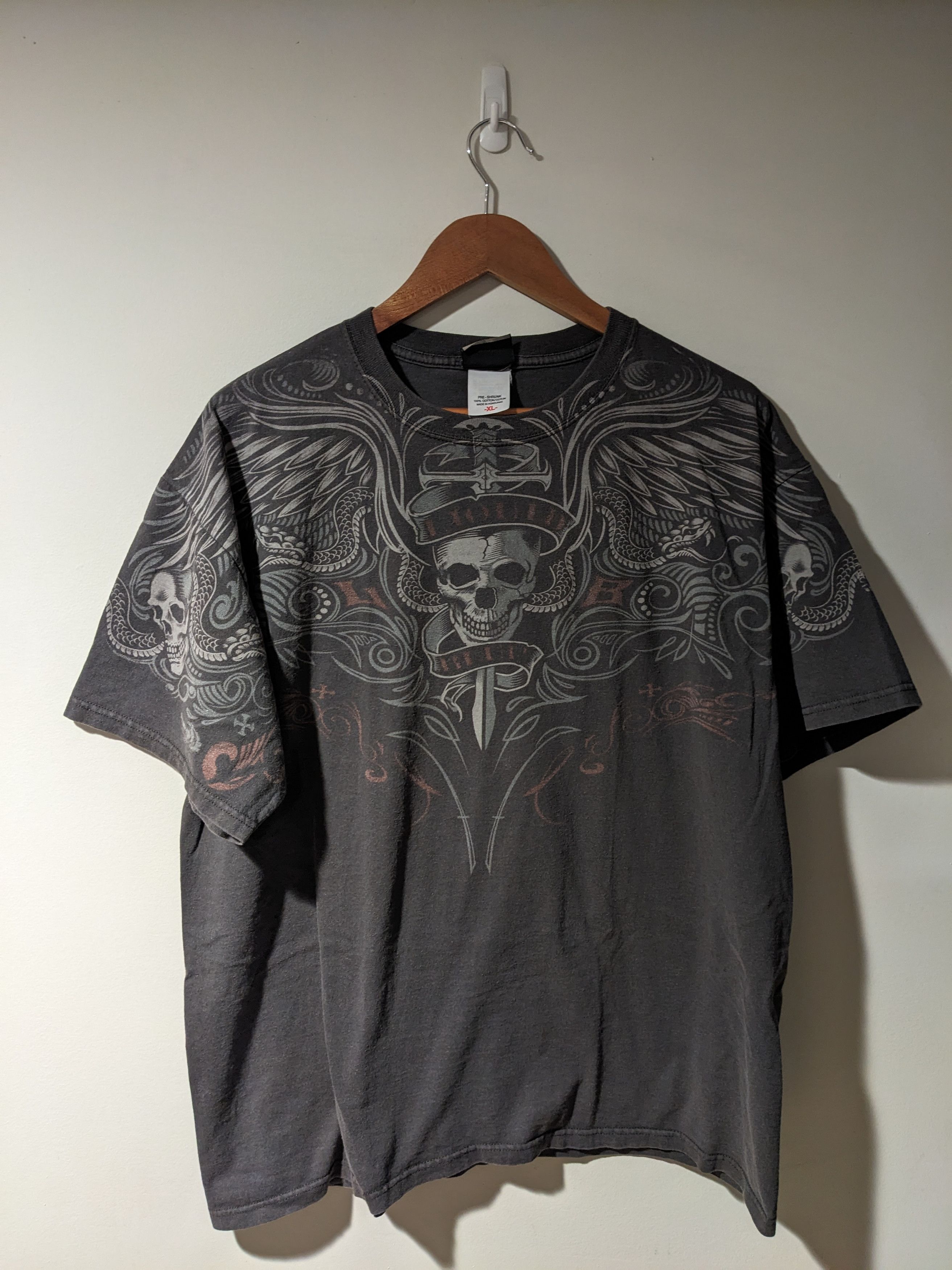 Liquid Blue × Vintage Vintage Y2K Liquid Blue Skull & Sword Tribal Gothic T-Shirt Size US XL / EU 56 / 4 - 1 Thumbnail
