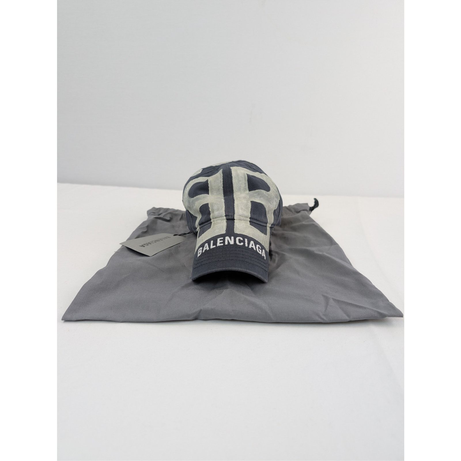 Balenciaga o1rshd1 Size: L / Cotton Drill BB Sprayed Cap / Hat in Grey Size ONE SIZE - 15 Thumbnail
