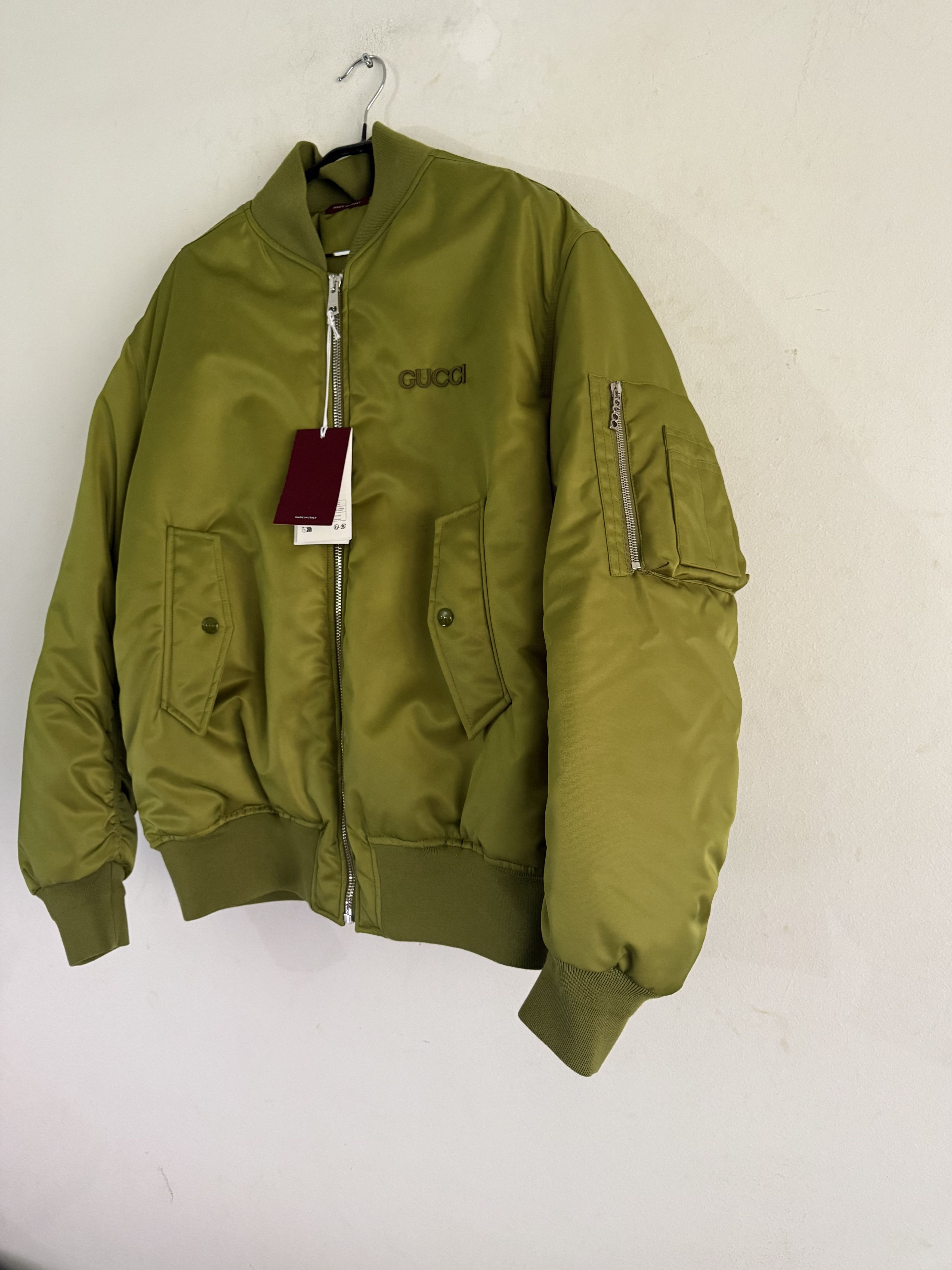 Gucci Runway FW '24 Logo-Appliquéd Padded Satin Bomber Jacket Size US M / EU 48-50 / 2 - 3 Thumbnail