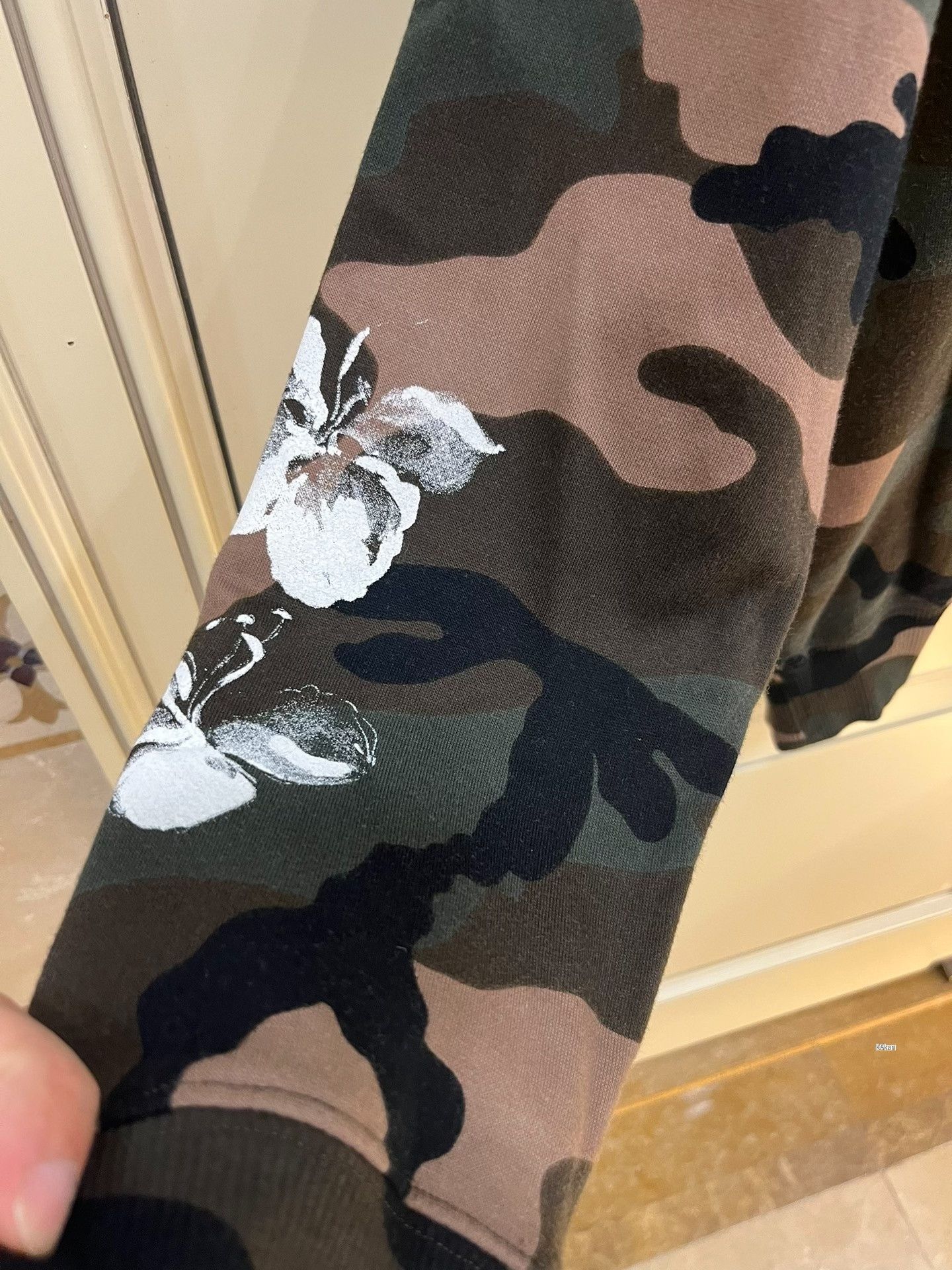 Valentino Valentino Camouflage Print Crewneck Sweatshirt Size US M / EU 48-50 / 2 - 5 Thumbnail
