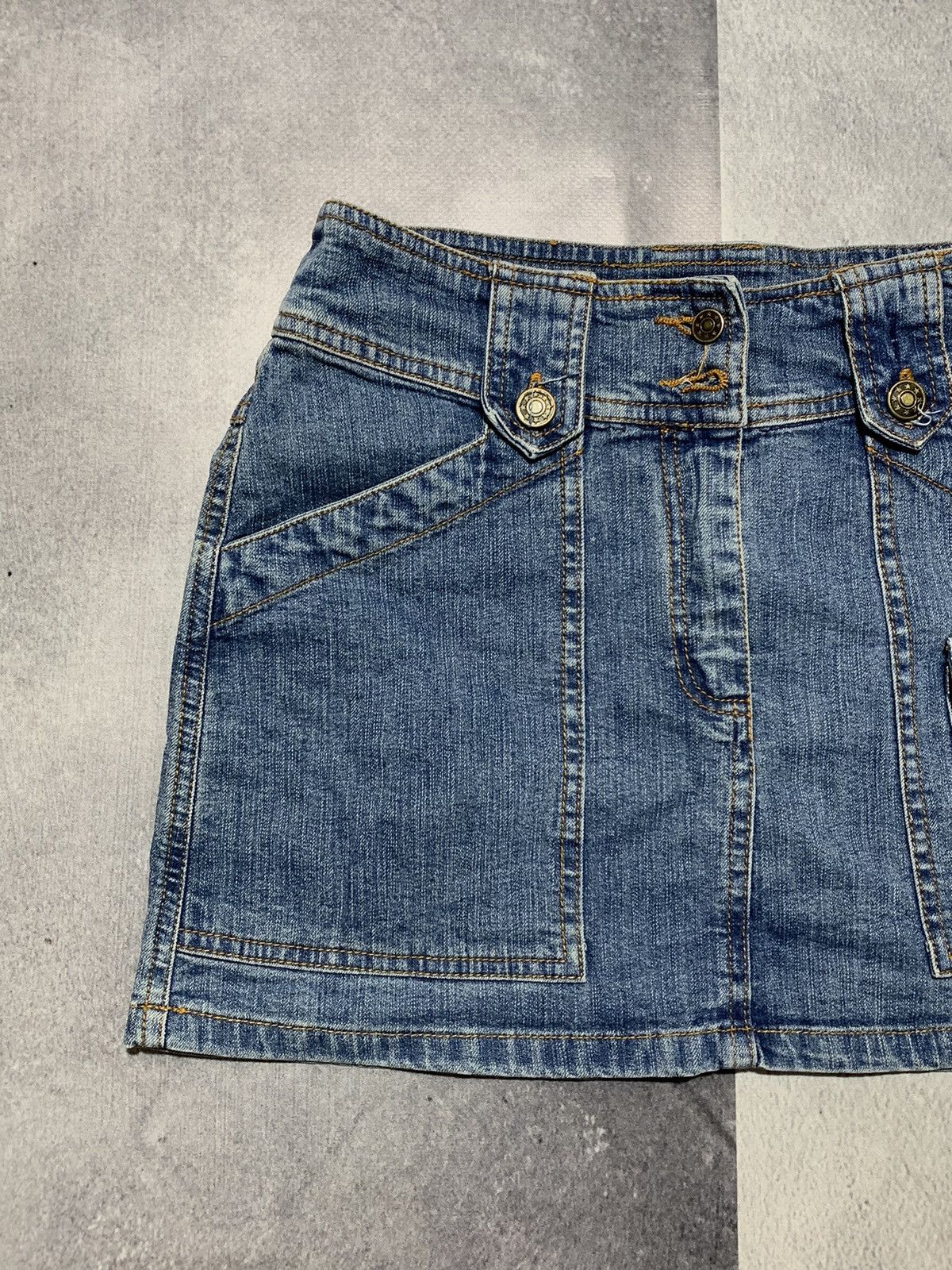 Japanese Brand × Vintage Vintage Y2K denim mini skirt streetwear style size 28 Size 28" / US 6 / IT 42 - 2 Thumbnail