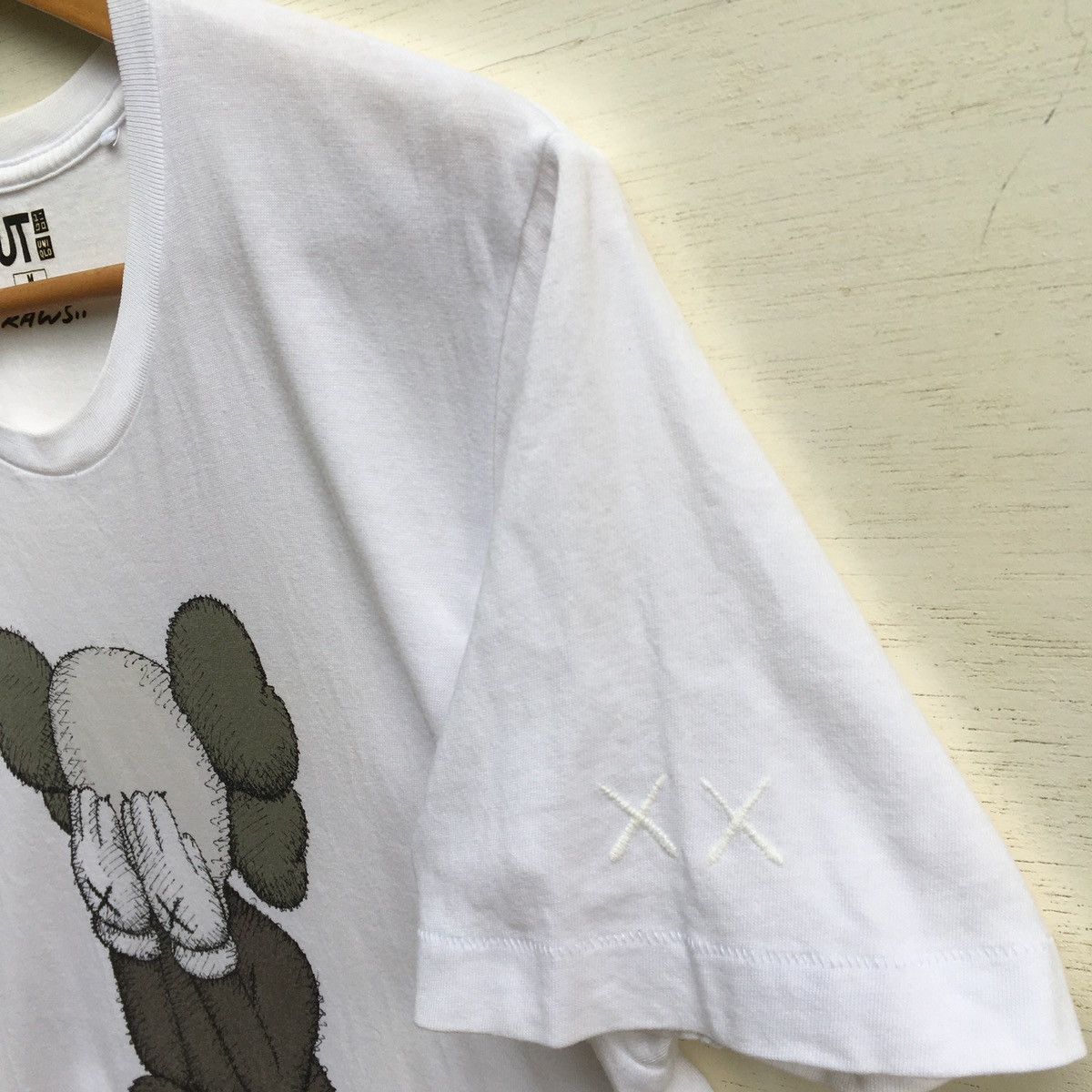 Japanese Brand × Kaws × Vintage FINAL DROP ‼️ Vintage Uniqlo X Kaws Tee Size US M / EU 48-50 / 2 - 8 Thumbnail