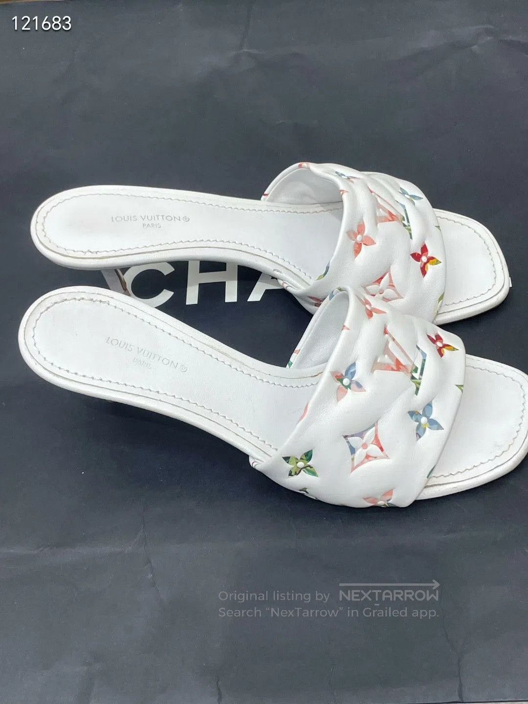 Louis Vuitton LV Monogram Slippers. Size US 5 / IT 35 - 2 Thumbnail