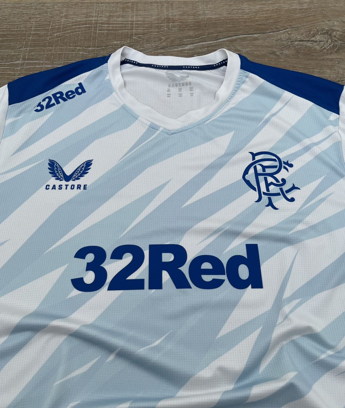 Castore RANGERS CASTORE 2022/2023 TRAINING FOOTBALL JERSEY Size US XXL / EU 58 / 5 - 2 Thumbnail