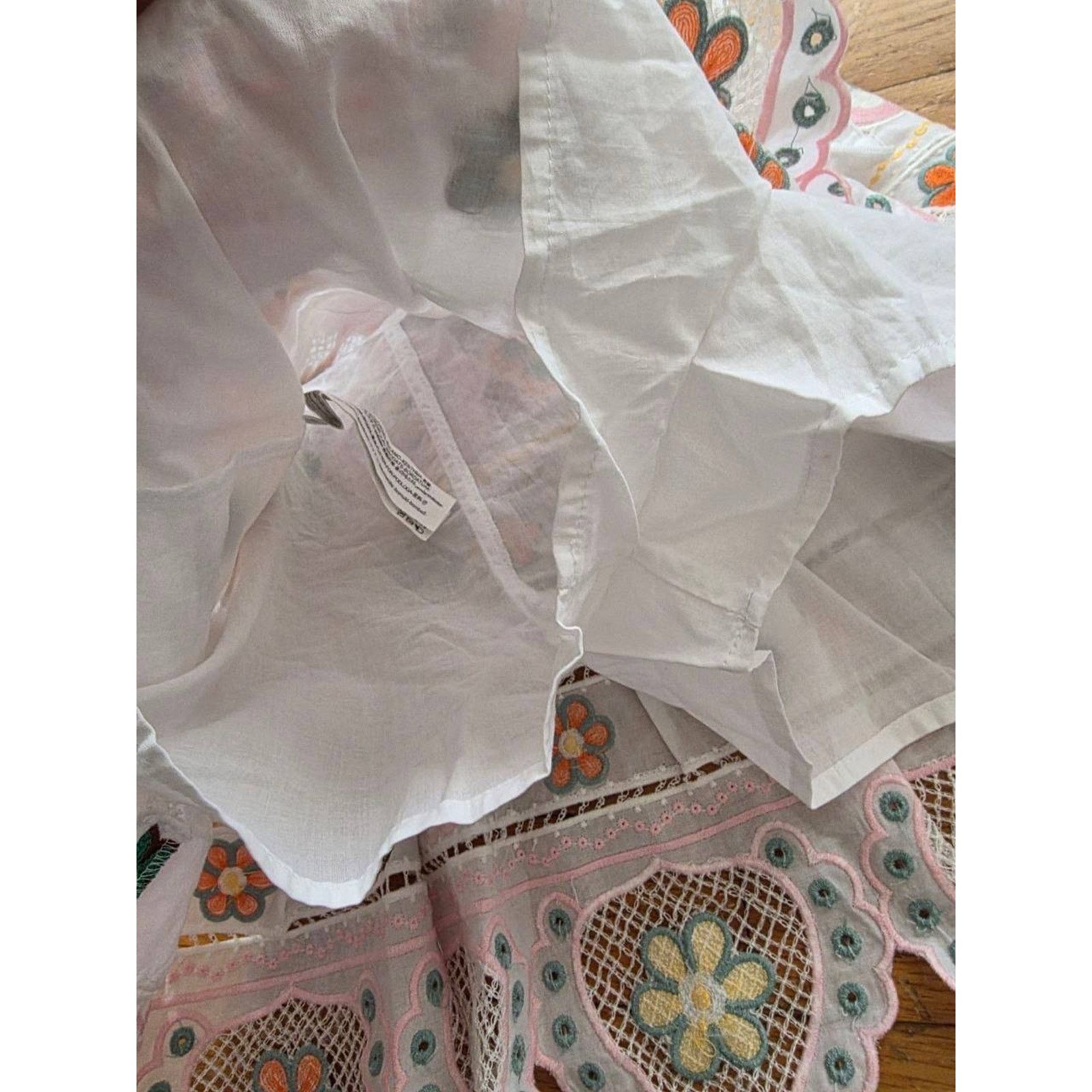 Zara Zara White Embroidered Floral Scalloped Crochet XS A001646 Size 24" / US 00 / IT 34 - 7 Thumbnail