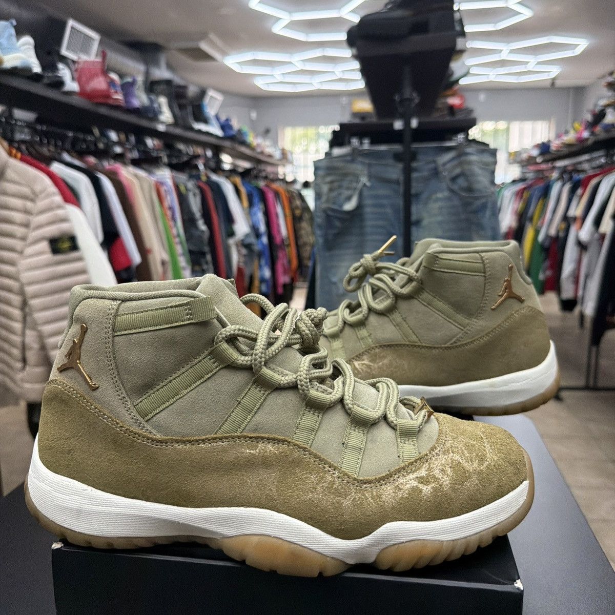 Jordan Brand Womans Air Jordan 11 XI Retro Olive Gold Cracked size 12 Size US 12 / EU 45 - 3 Thumbnail