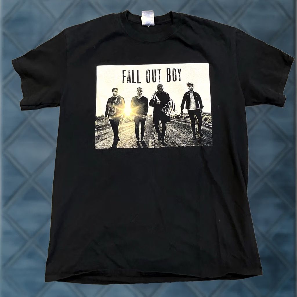 Gildan VINTAGE RARE Fall Out Boy T Shirt Sunfest 5.1.2015 Live At Sunfest Concert M Men Black Crew Neck Short Sleeve Gildan Size US M / EU 48-50 / 2 - 1 Thumbnail