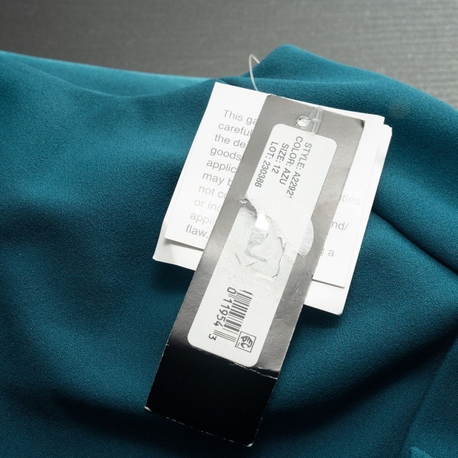 Designer Betsy & Adam. Christine Scuba Crepe Ruffled Bow Gown. Size XL / US 12-14 / IT 48-50 - 13 Thumbnail