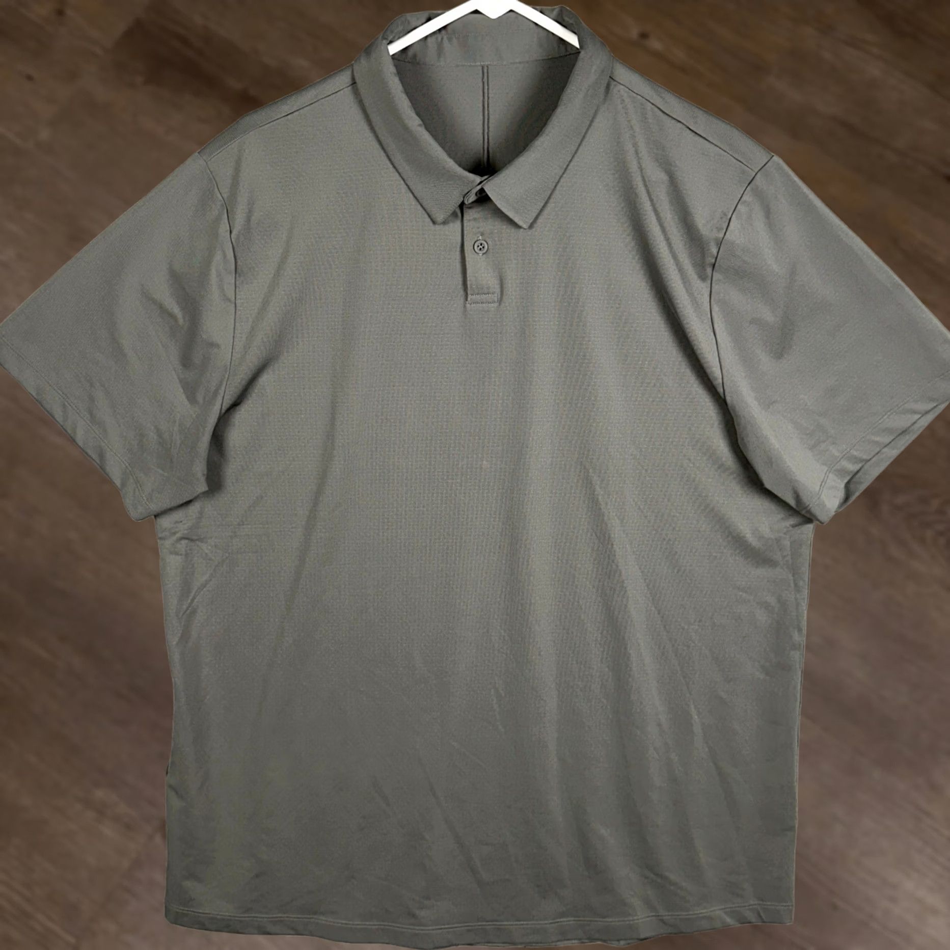 Vuori Vuori Strato Tech Polo Shirt Mens XL Grey Performance Polo Golf Gym Training Size US XL / EU 56 / 4 - 1 Thumbnail