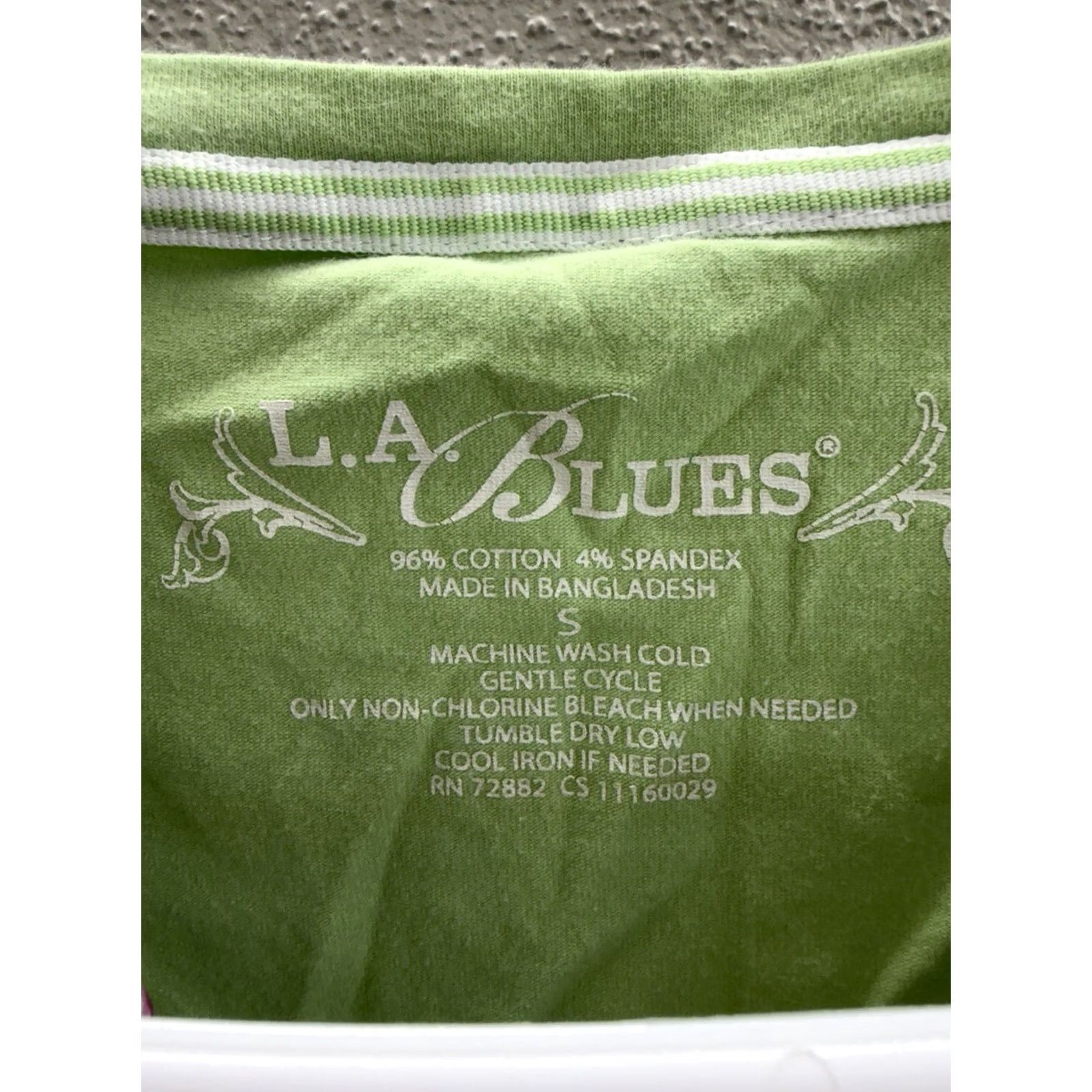 Vintage L.A Blues Womens Shirt Size Small Green Short Sleeve V-Neck 2000s Y2K Shirt Womens Small Green Short Sleeve V-Neck 2000s Y2K Size S / US 4 / IT 40 - 3 Thumbnail