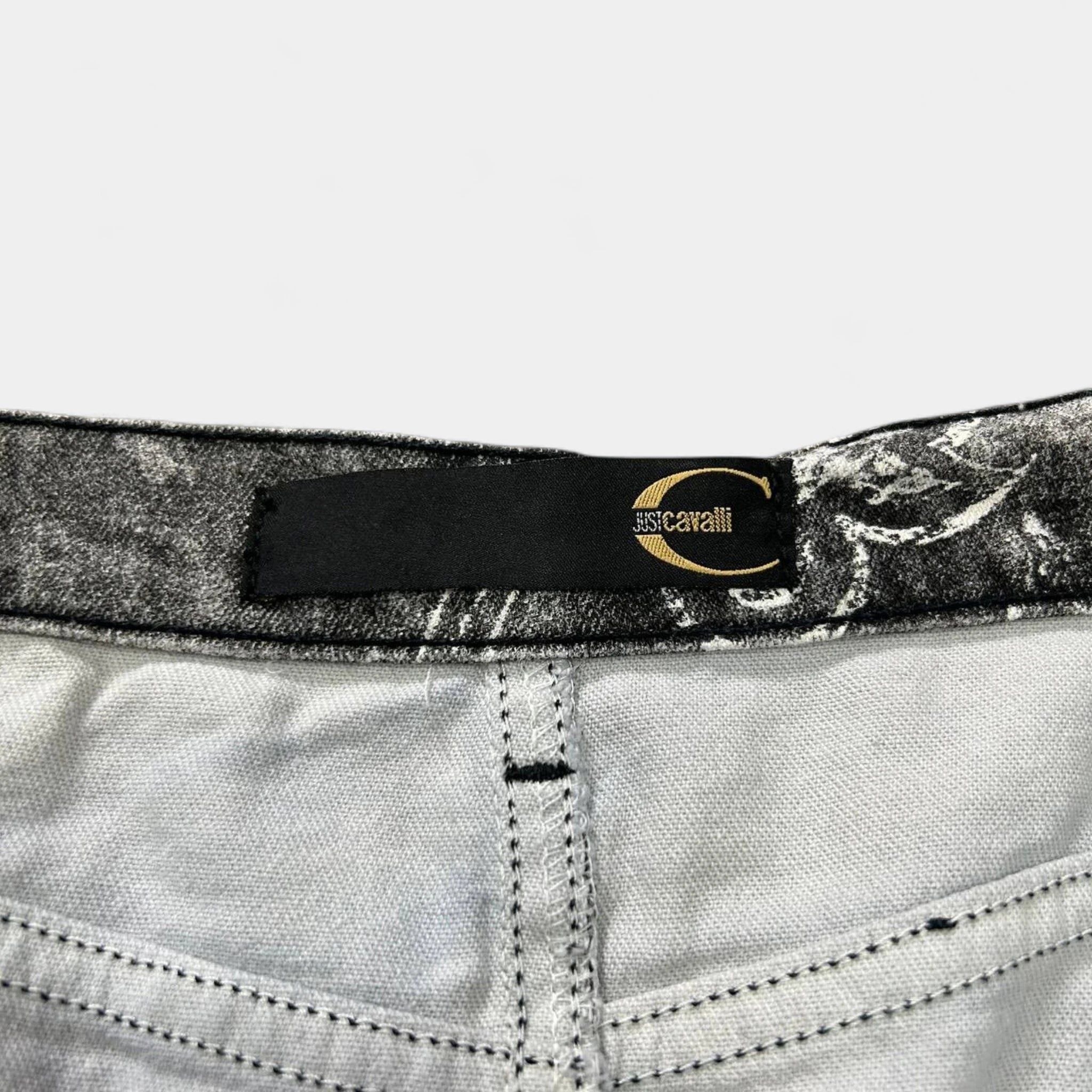 Just Cavalli Just Cavalli 2000s Bandana Print Black and White Mid-Length Size 30" / US 8 / IT 44 - 4 Thumbnail