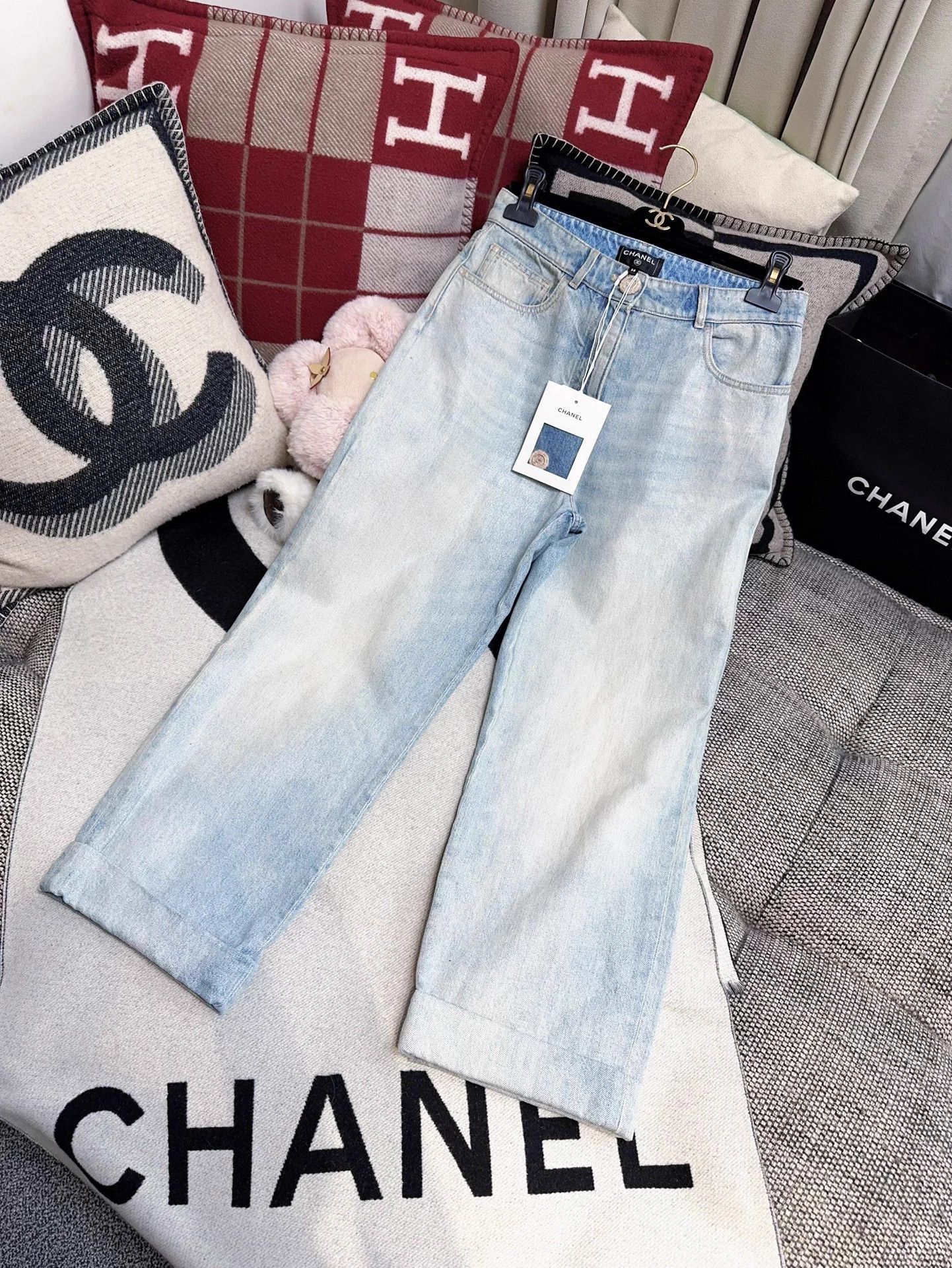 Chanel CHANEL 24K Blue Iridescent Coated Straight Jean 38 Size 27" / US 4 / IT 40 - 9 Thumbnail