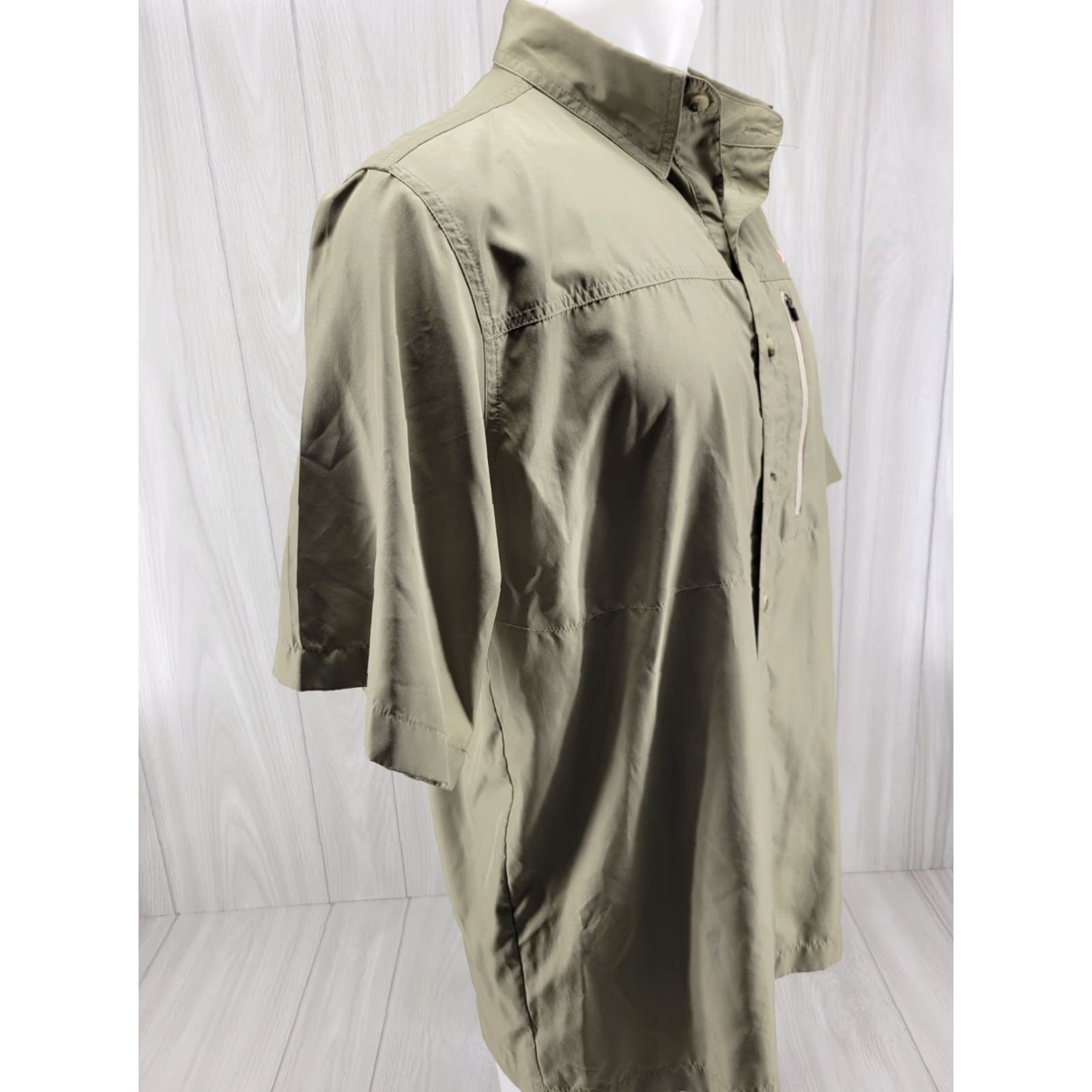 Vintage Berkley Shirt Mens Medium Green Button Down Vented Fishing Nylon Shirt Men's Button-Up Short Sleeve Fishing Nylon Green Berkley Size US M / EU 48-50 / 2 - 5 Thumbnail