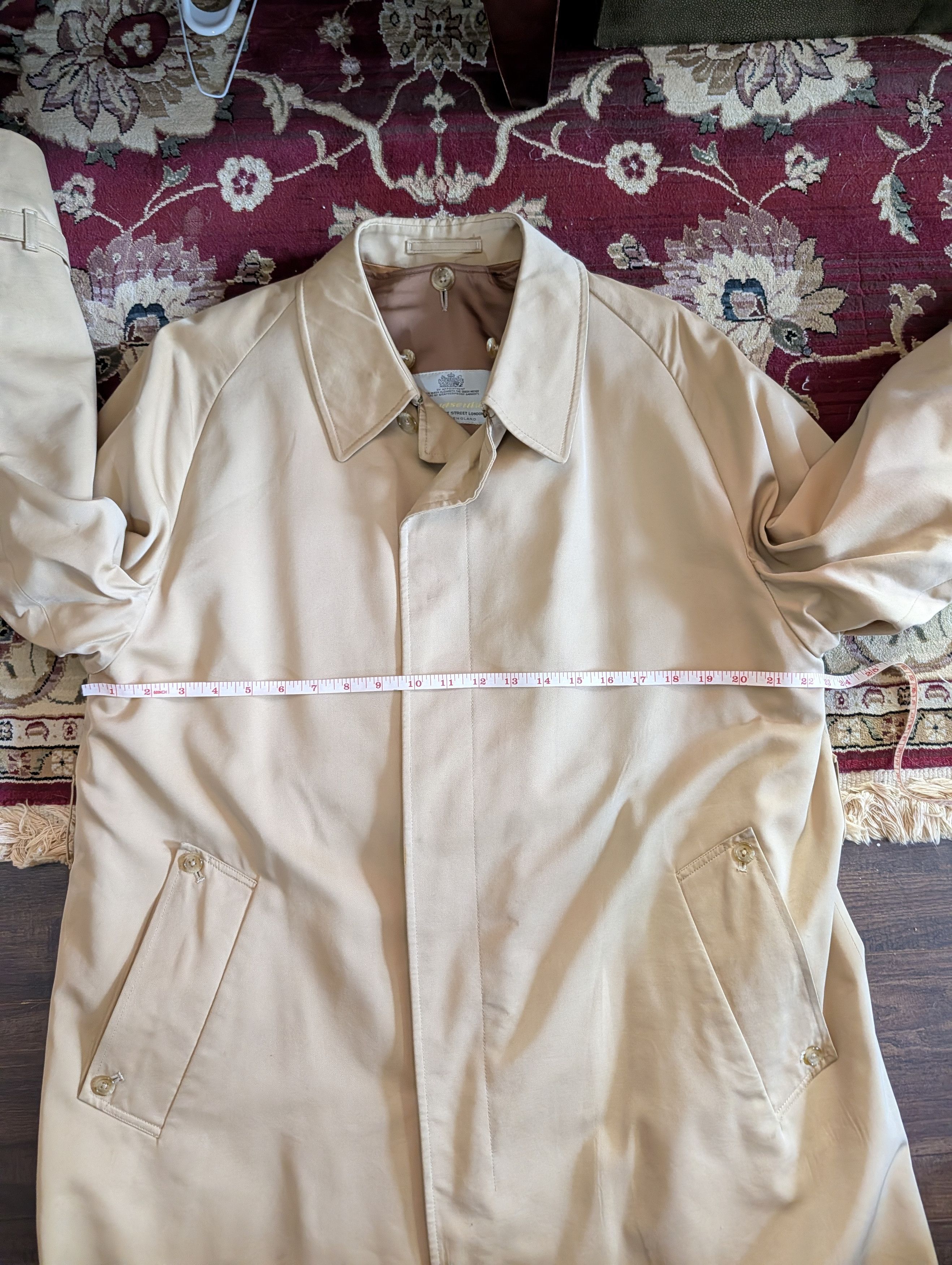 Aquascutum Khaki for Barney's wool lined leather buckle trench coat Size US L / EU 52-54 / 3 - 18 Thumbnail