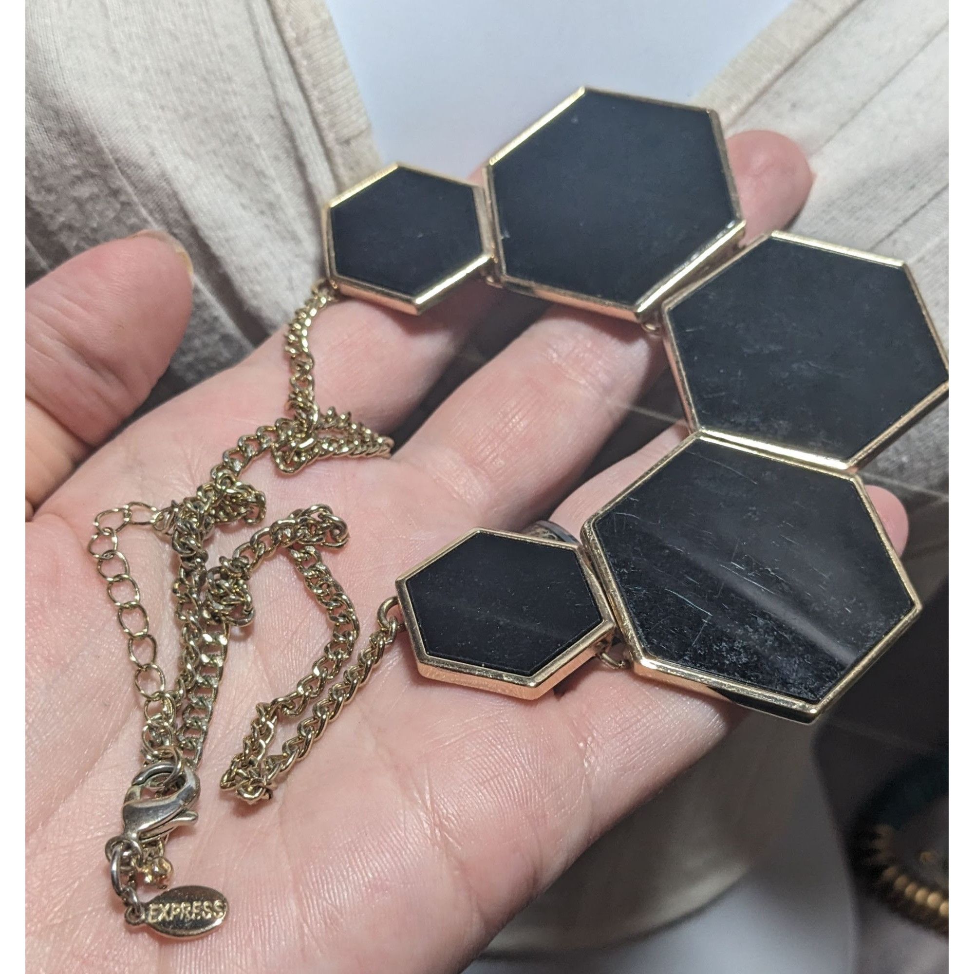 Express Express Black And Gold Geometric Bib Necklace Size ONE SIZE - 8 Thumbnail