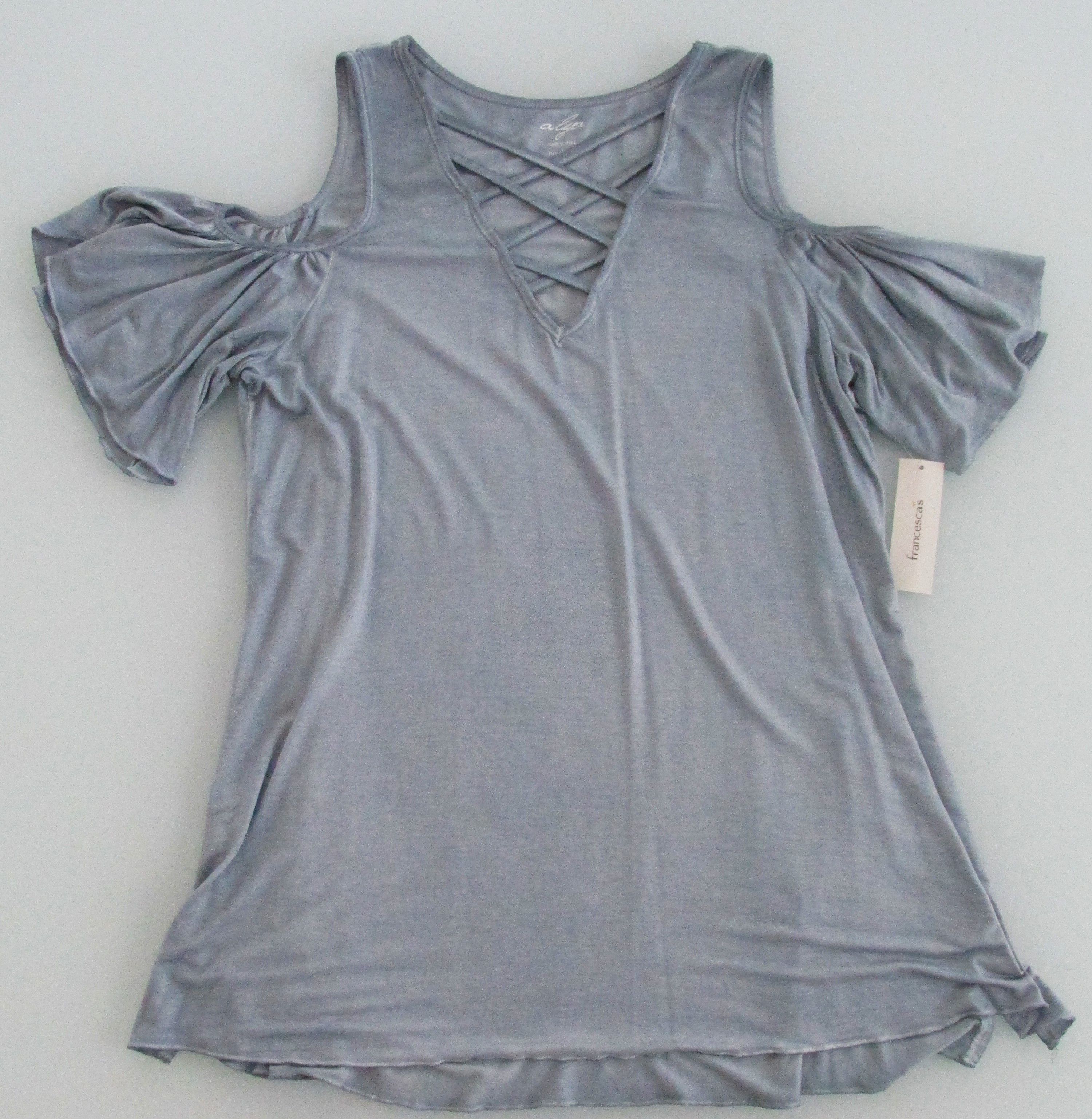 Other Francesca's (NWT) Cold Shoulder Knit Top Size Medium Size M / US 6-8 / IT 42-44 - 1 Thumbnail