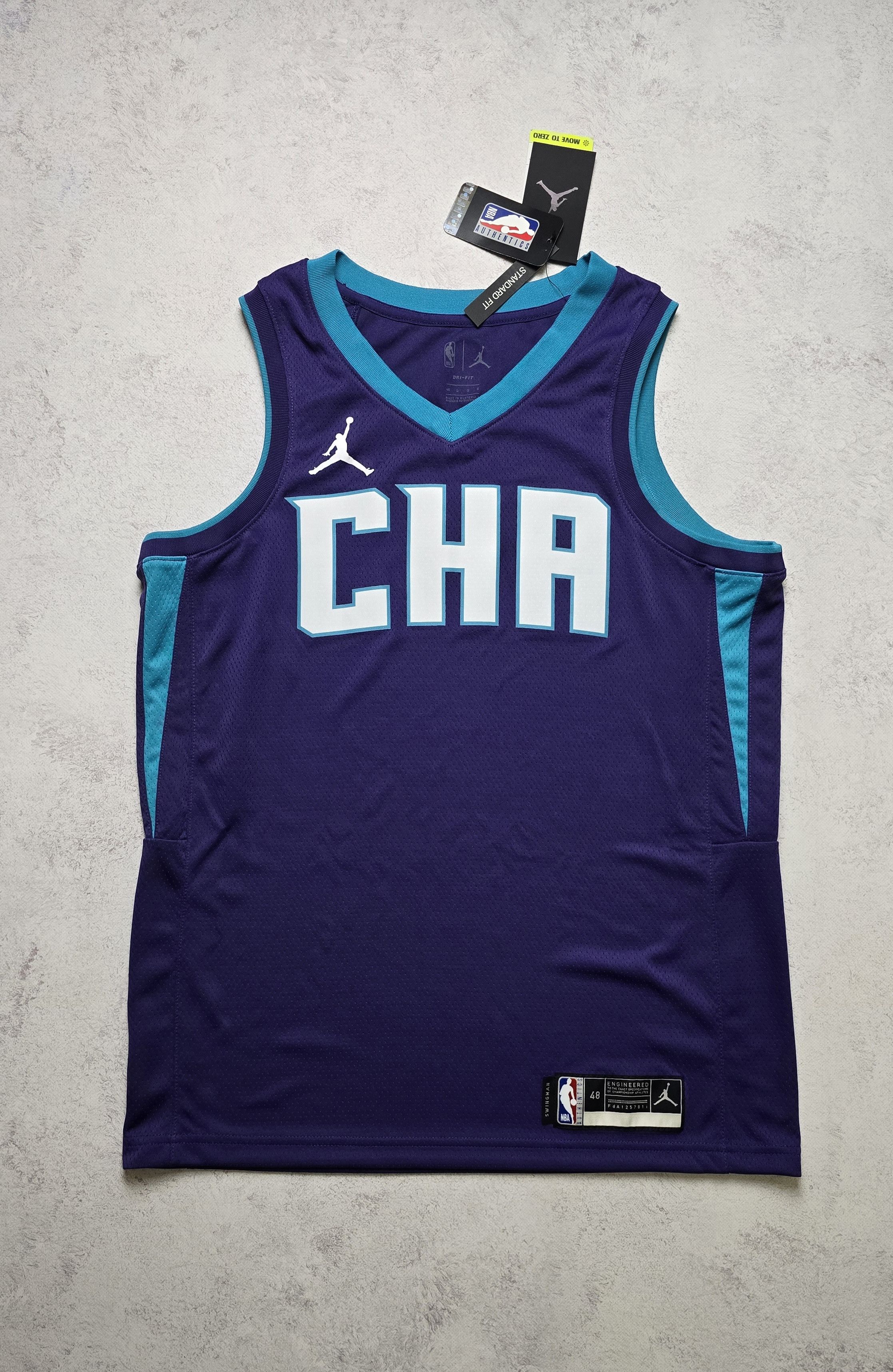 Nike Charlotte Hornets Jordan Brand Statement Swingman Jersey Size US L / EU 52-54 / 3 - 1 Thumbnail