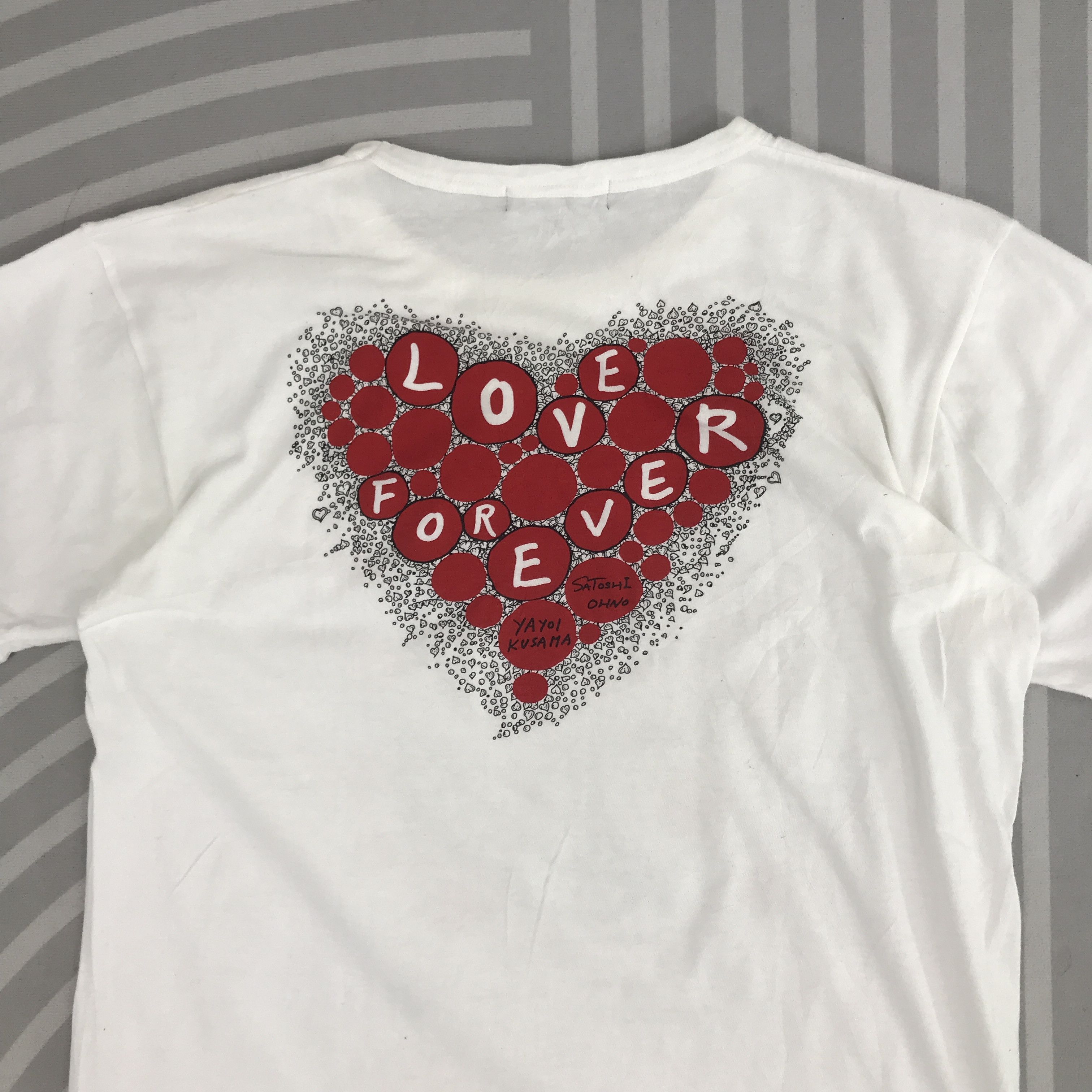 Japanese Brand × Vintage × Yayoi Kusama Vintage Yayoi kusama Love design T-shirt Size US L / EU 52-54 / 3 - 4 Thumbnail