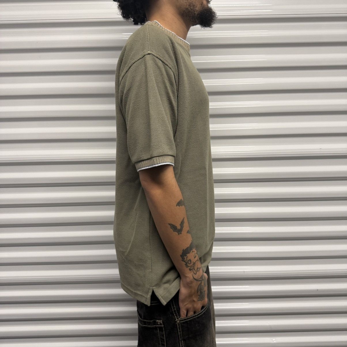 Other Vintage Y2K/2000s Tommy Hilfiger Embroidered Tee! Size US L / EU 52-54 / 3 - 3 Thumbnail