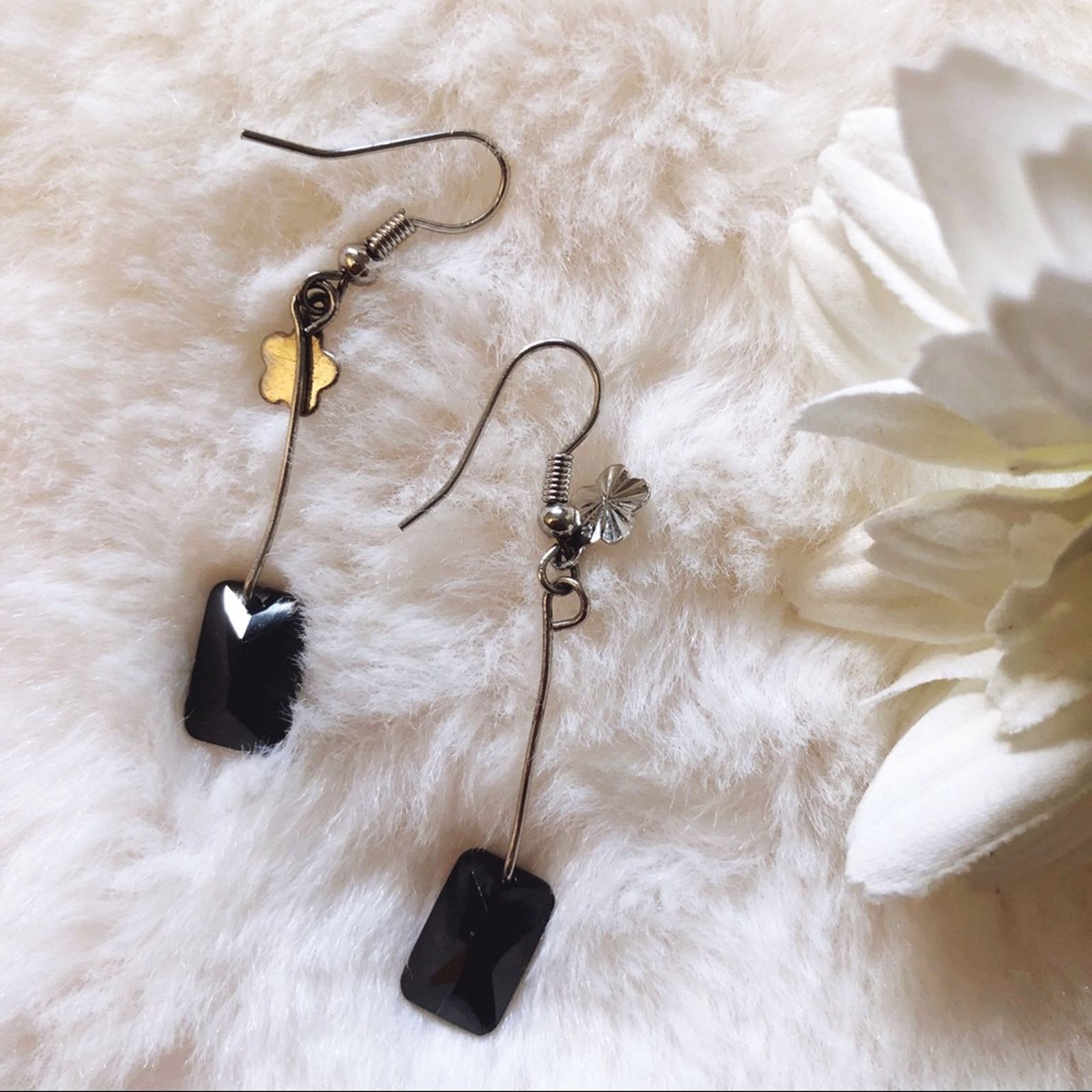 Other Silver Black Dazzle Earrings Size ONE SIZE - 6 Thumbnail