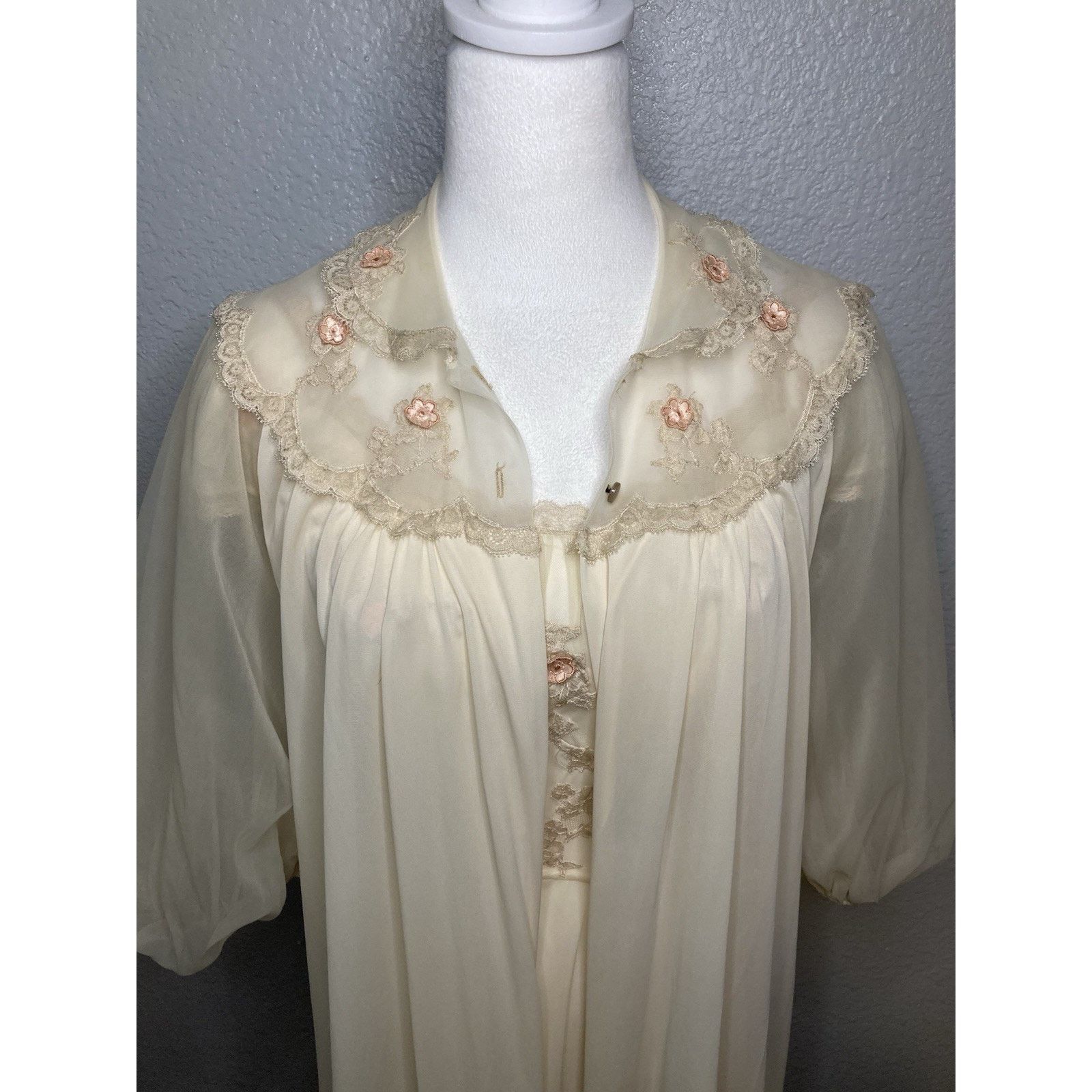 Vintage 40s/50s Artemis Nightgown Robe 32 Peignoir Lace Lingerie Size XS / US 0-2 / IT 36-38 - 12 Thumbnail