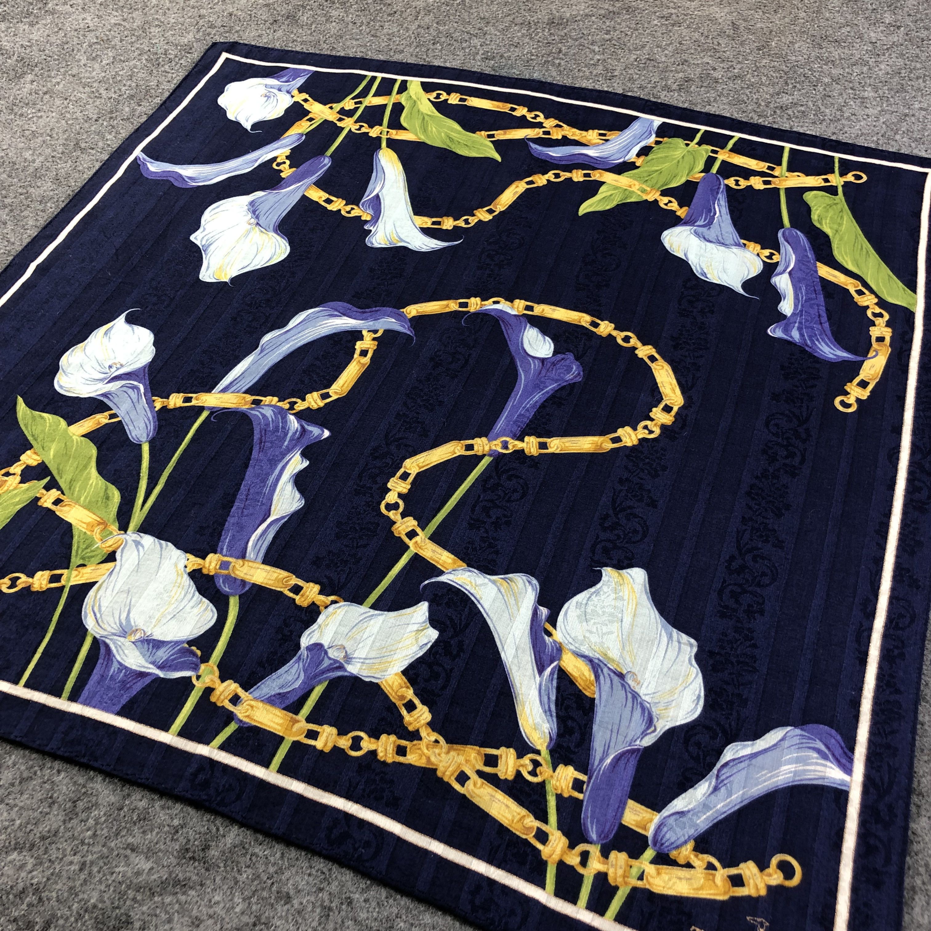 Trussardi Trussardi Gold Chains Handkerchief Neckerchief Bandana H2258 Size ONE SIZE - 3 Thumbnail