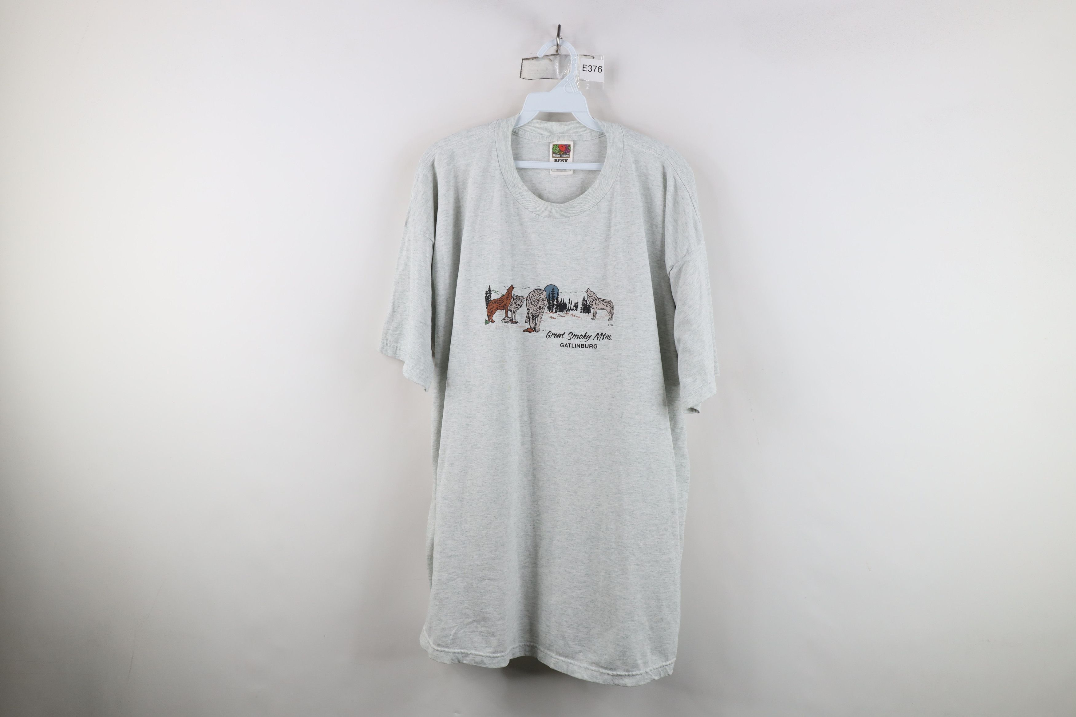 Vintage Vintage 90s Streetwear Smoky Mountains Wolf T-Shirt Gray Size US XXL / EU 58 / 5 - 1 Thumbnail