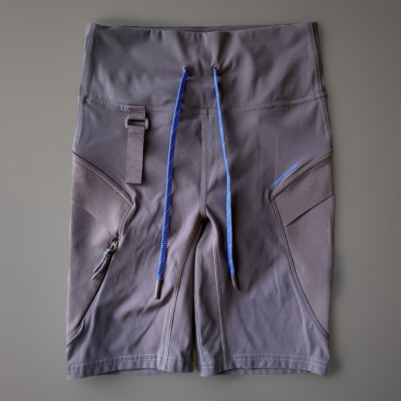 Lululemon Lululemon Cargo Supper High Rise Hiking Shorts 4 Mauve Size 22" - 1 Thumbnail