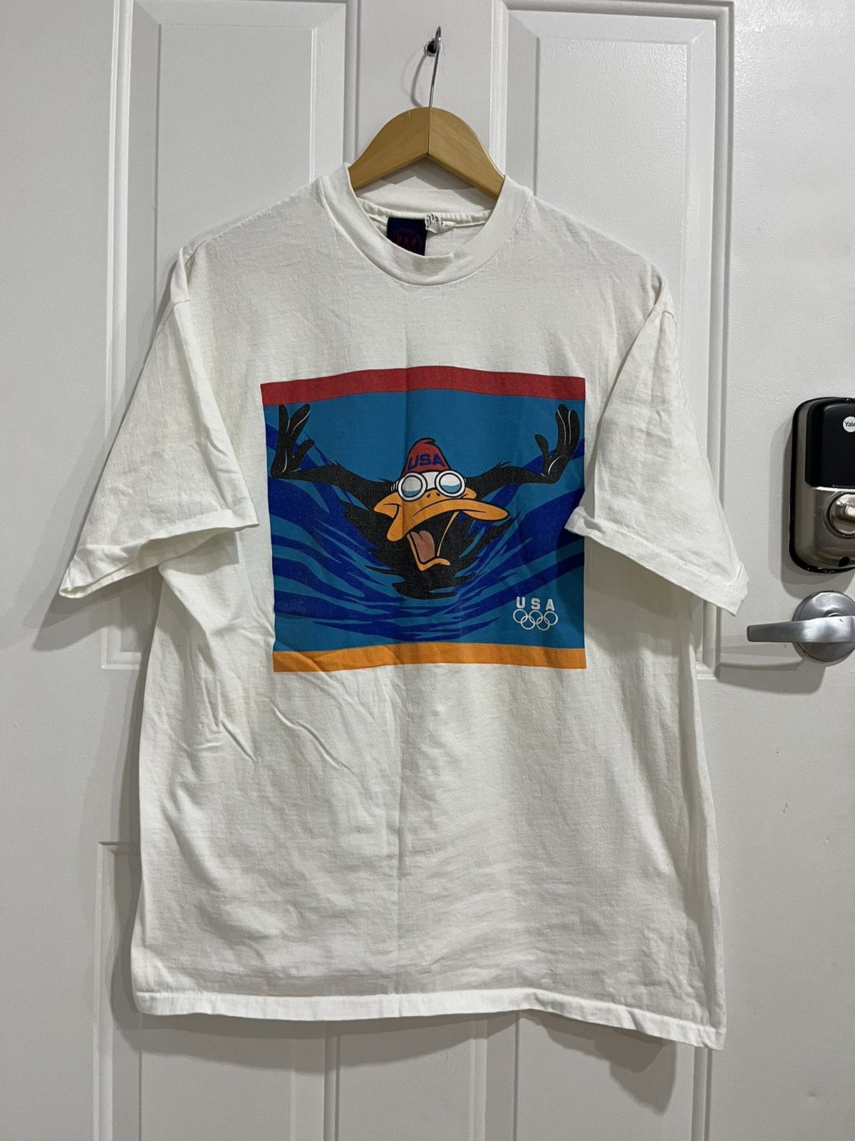 Movie × Vintage × Warner Bros vintage 90s looney tunes taz changes 
