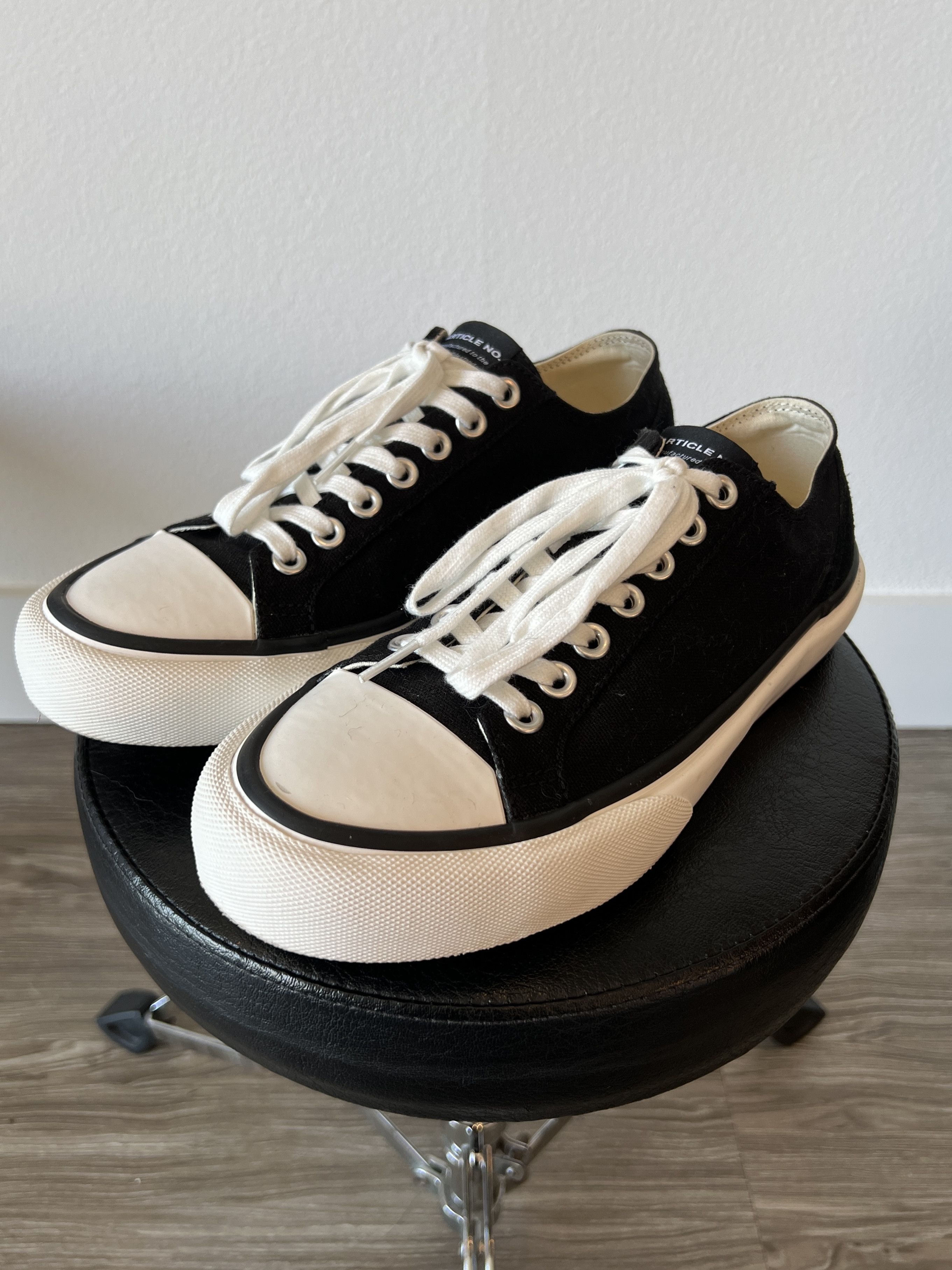 Article No. Article No. 1007 Low Top Sneakers Size US 7.5 / EU 40-41 - 6 Thumbnail