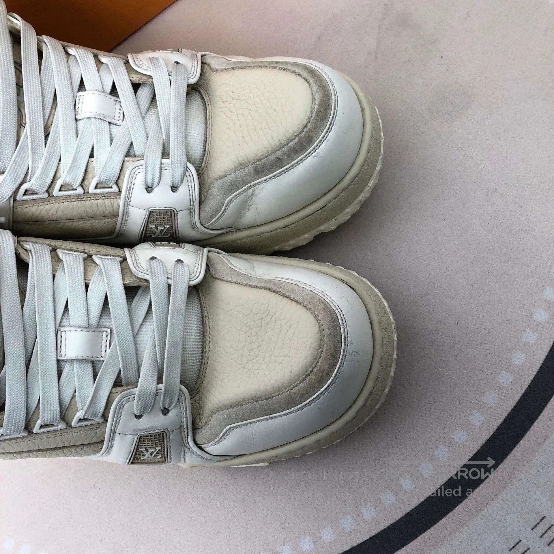 Louis Vuitton LV Ivory Low-Top Sneakers Size 8. Size US 8 / EU 41 - 3 Thumbnail