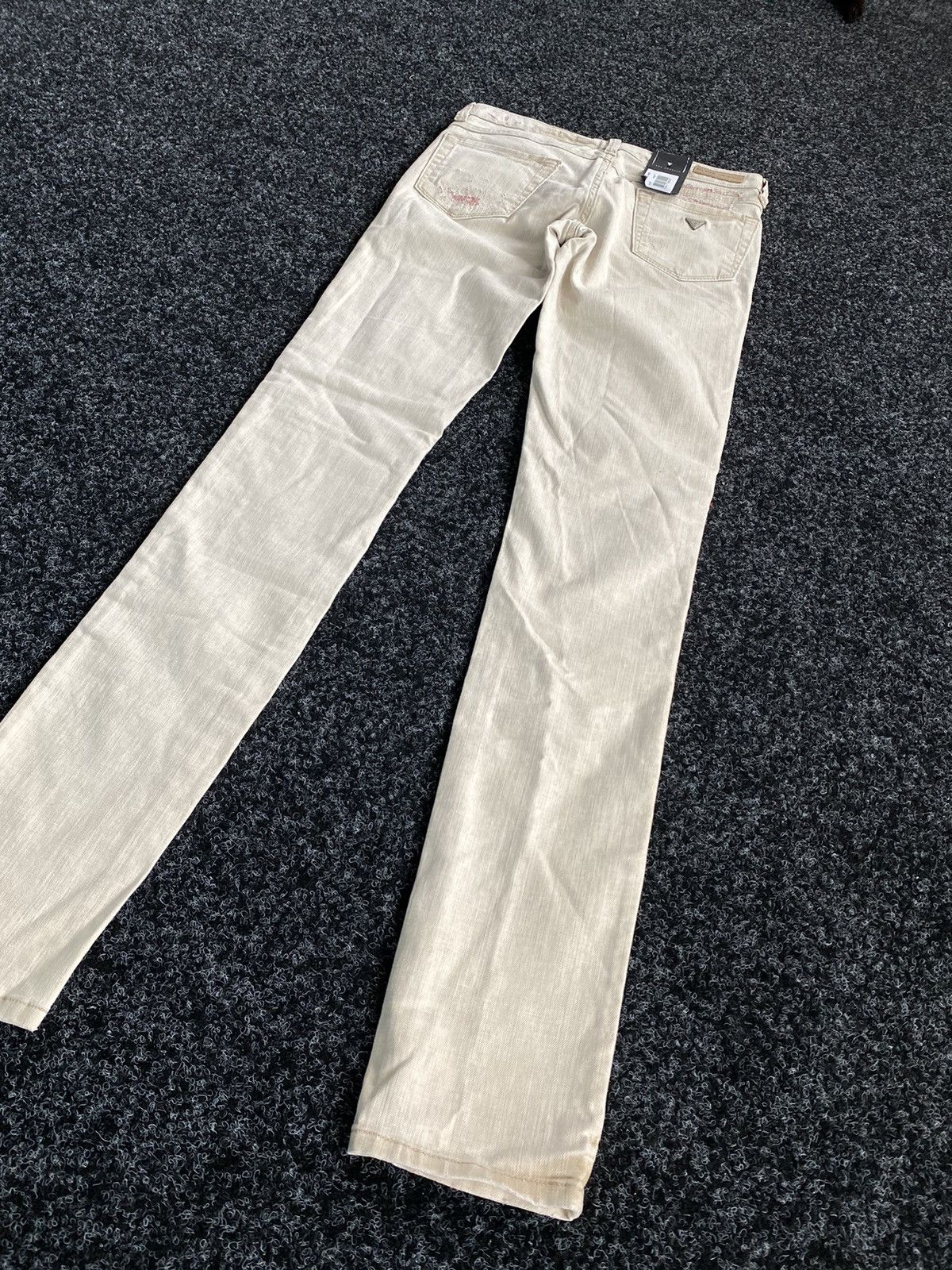 Guess NEW Guess Distressed Beige Jeans Women’s Size 24 Size 24" / US 00 / IT 34 - 9 Thumbnail
