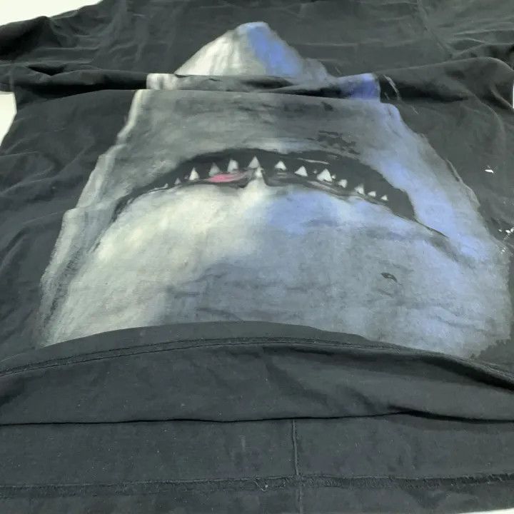 Givenchy Givenchy Givenchy Shark Graphic Loose Fit TShirt -2507 Size US XXS / EU 40 - 5 Thumbnail