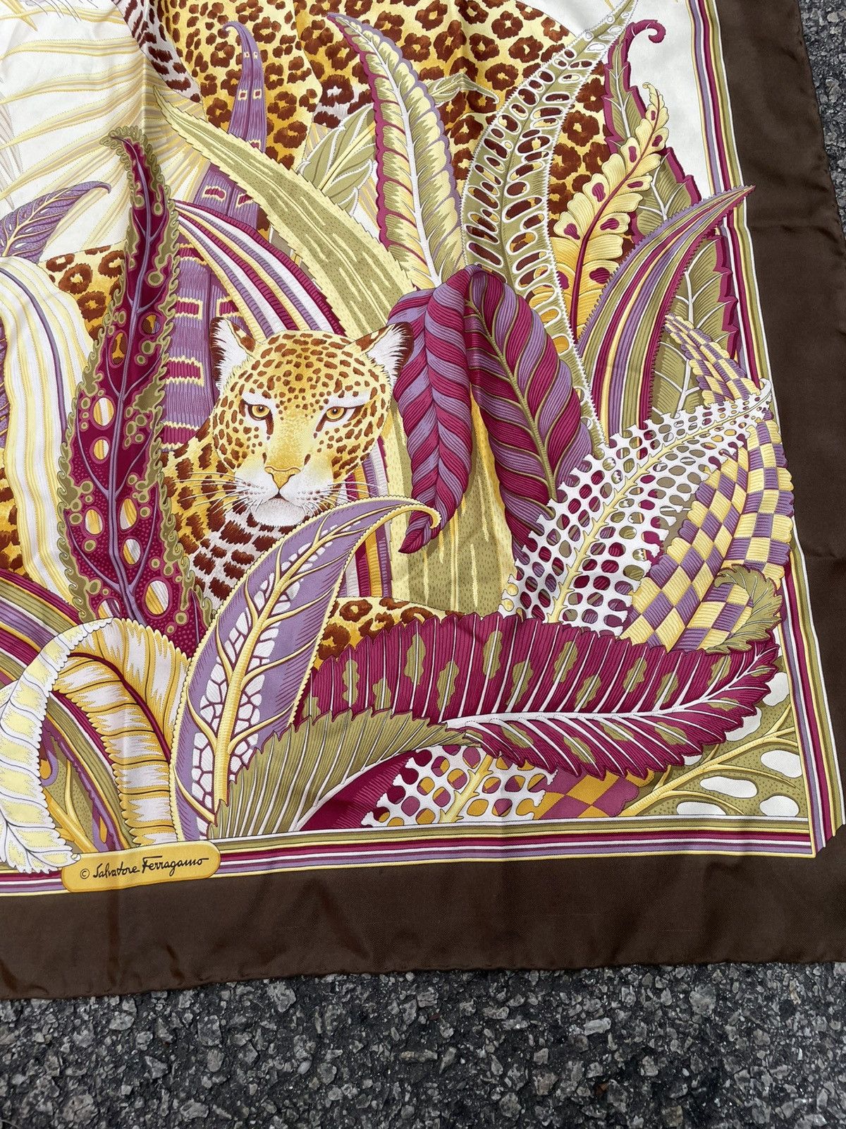 Salvatore Ferragamo Salvatore Ferragamo "Jungle Cats" | Silk Scarf Size ONE SIZE - 7 Thumbnail